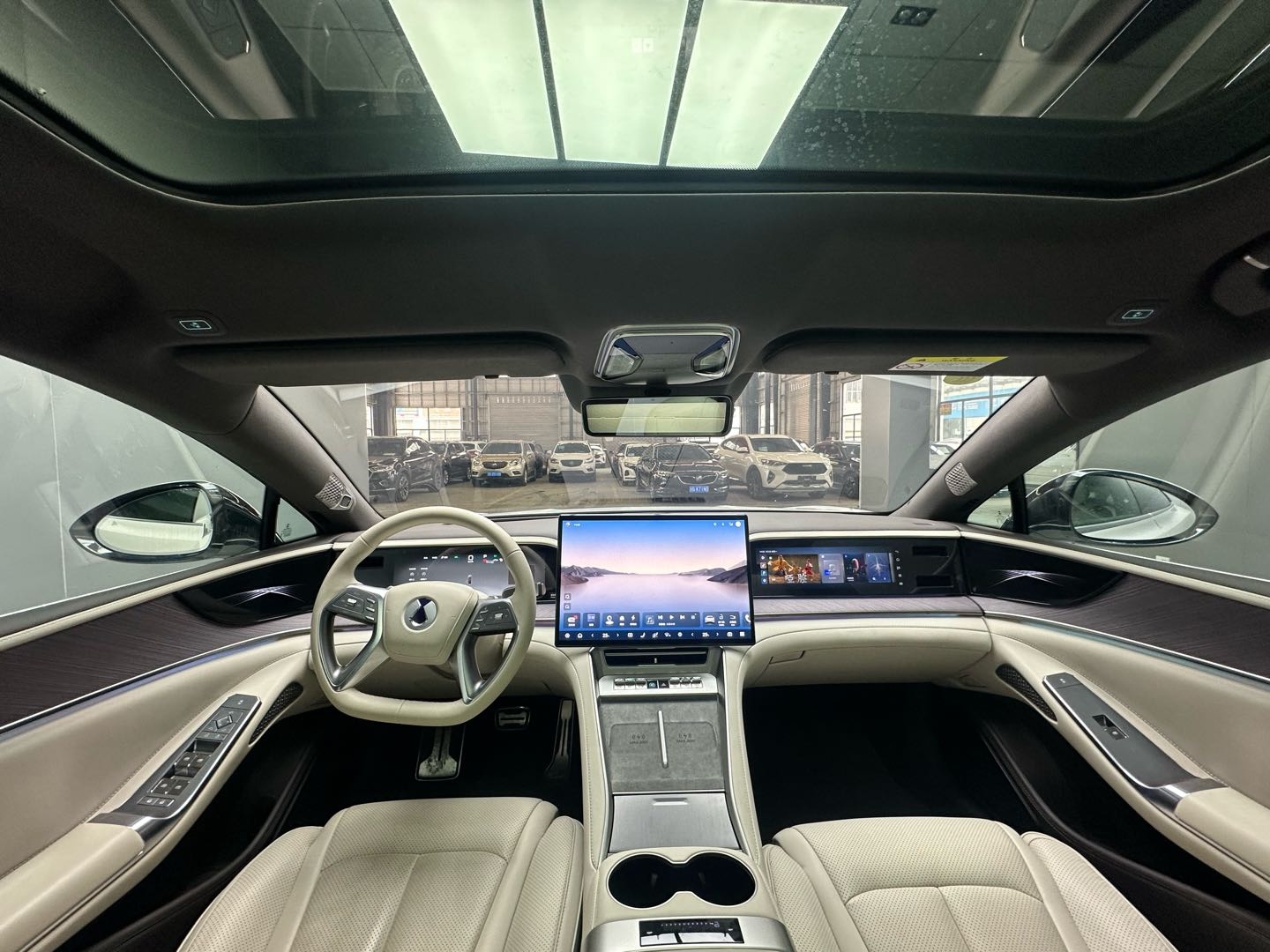 Denza Z9GT 2024 #4 Denza Z9GT 2024 car image #4