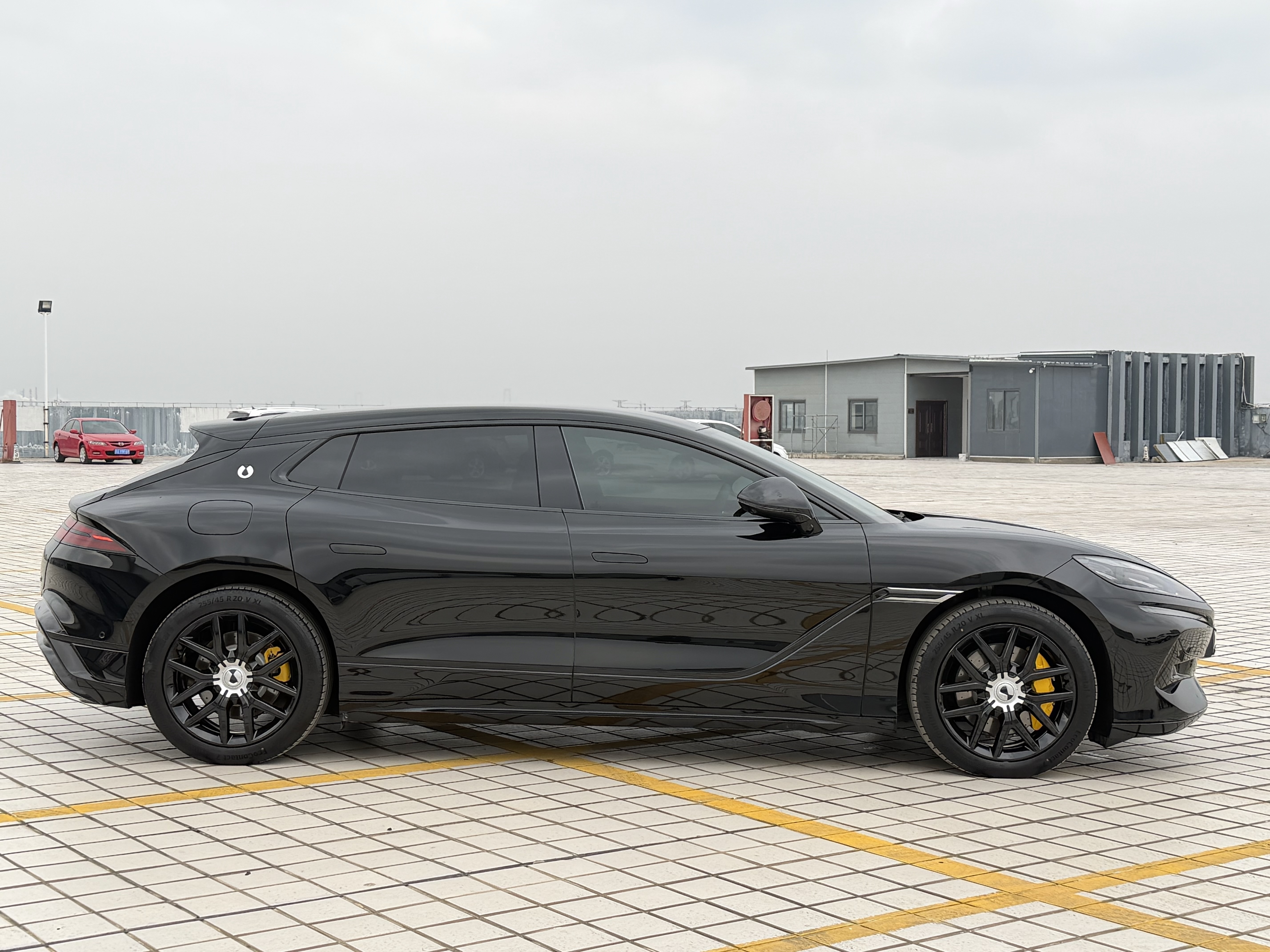 Denza Z9GT 2025 car image #4