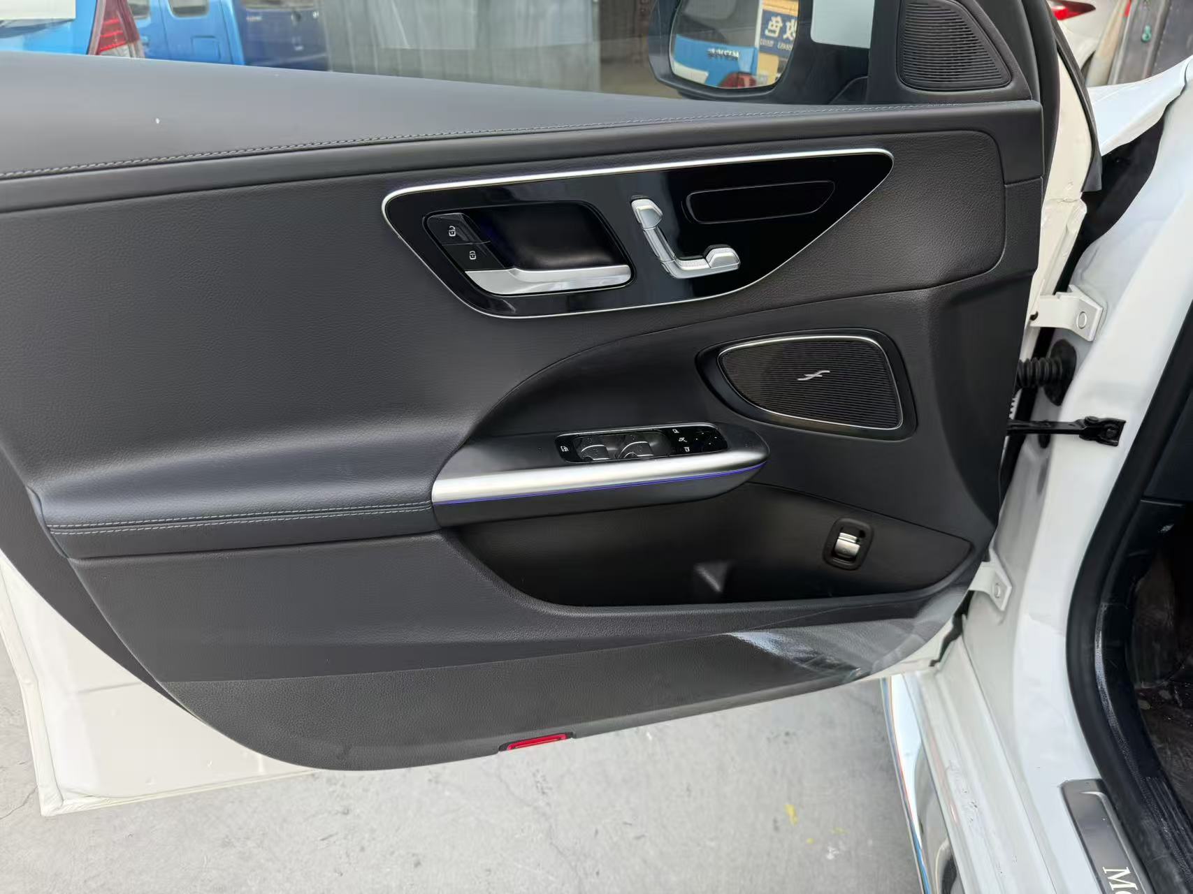 Mercedes-Benz C Class 2025 car image #4