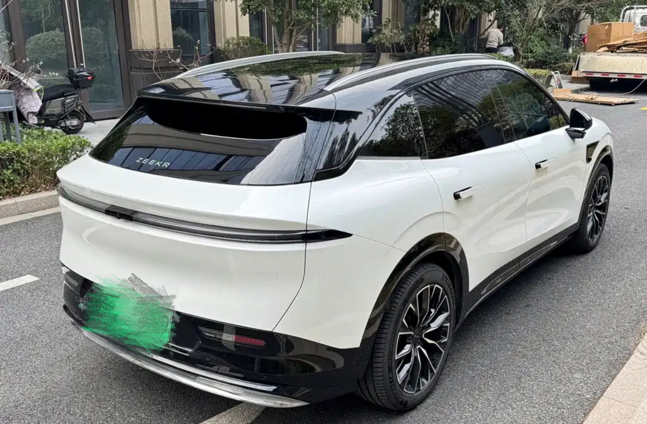Zeekr 7X 2024 car image #4