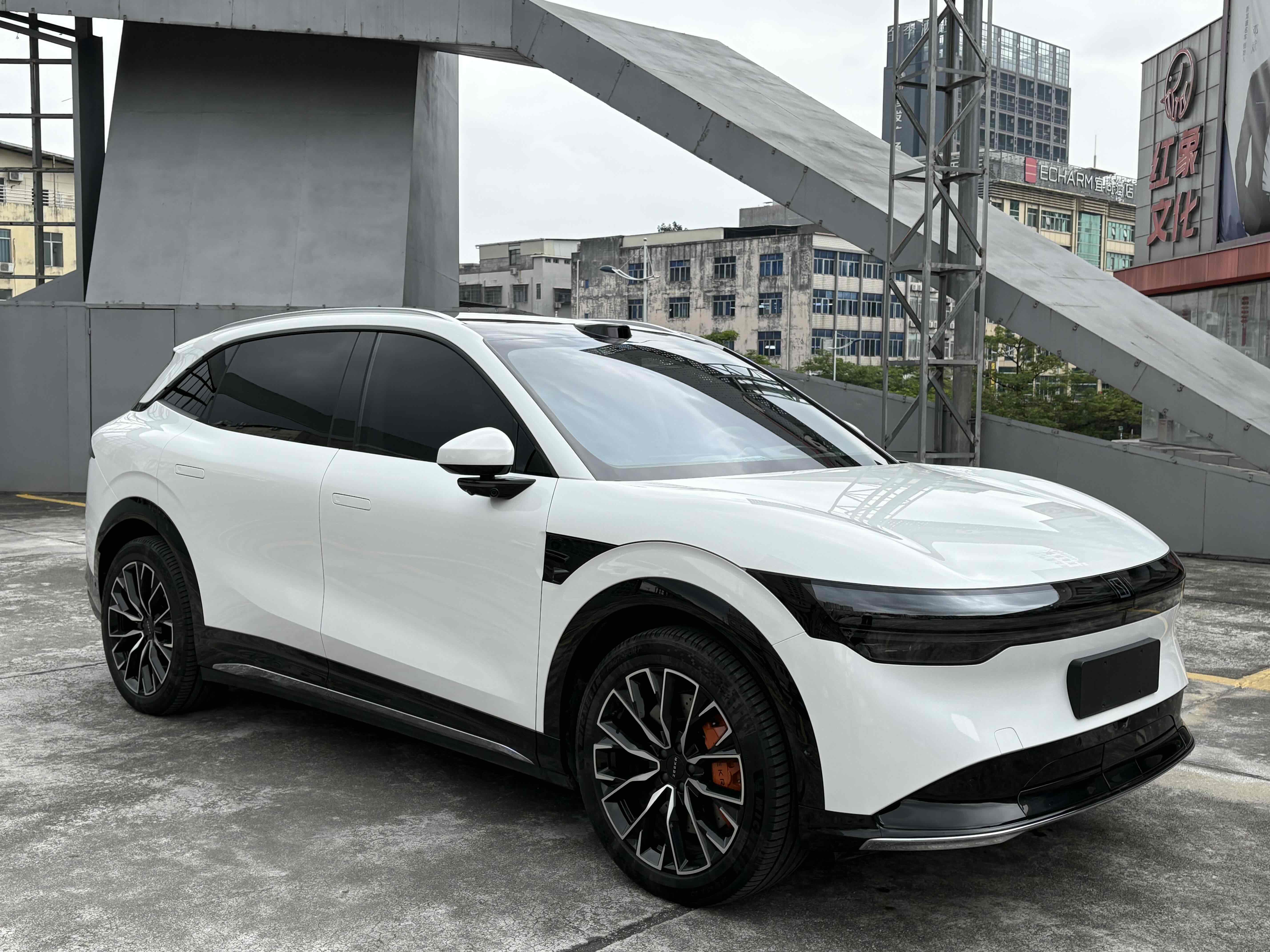 Zeekr 7X 2024 car image #4