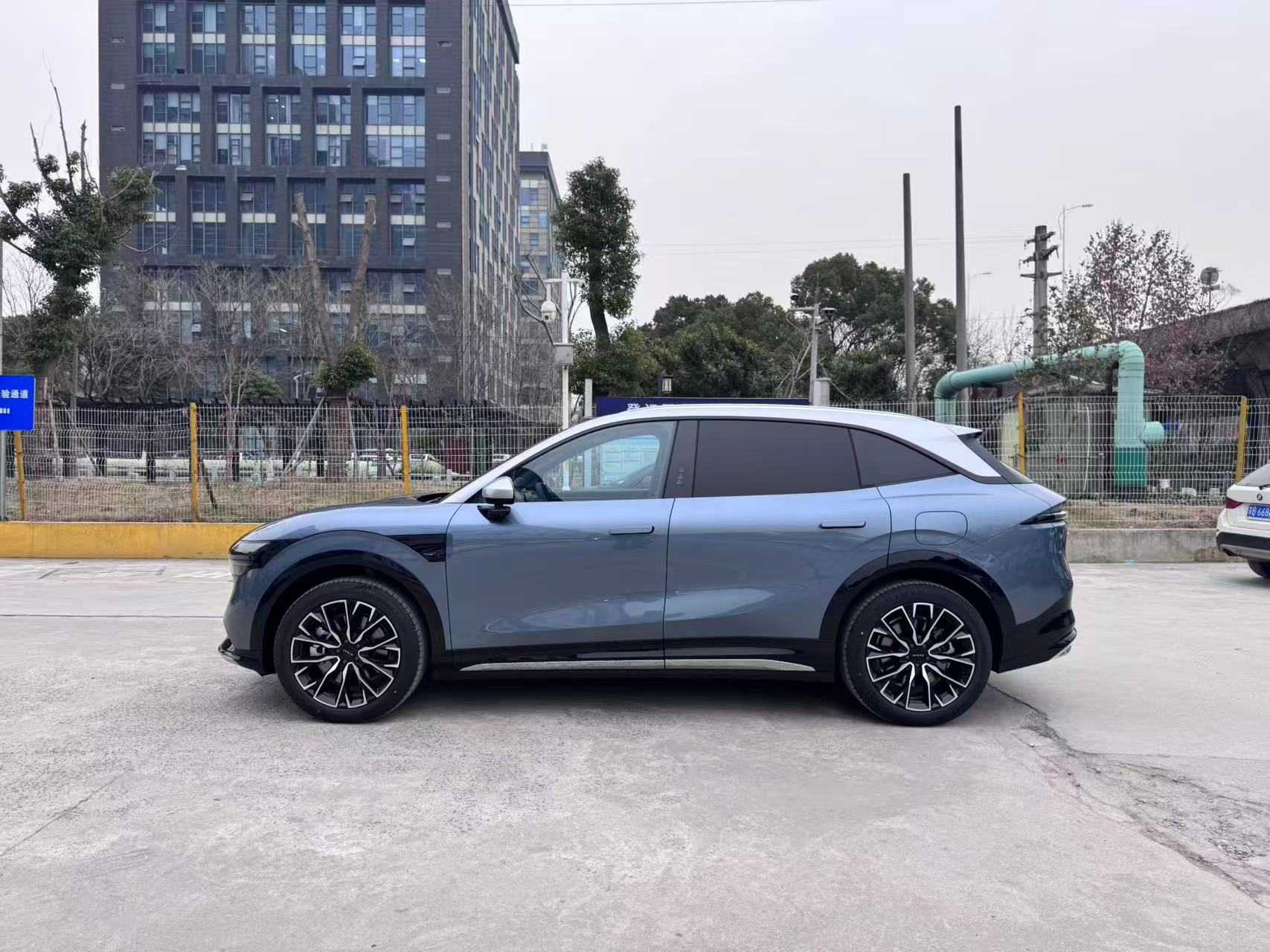 Zeekr 7X 2026 car image #4