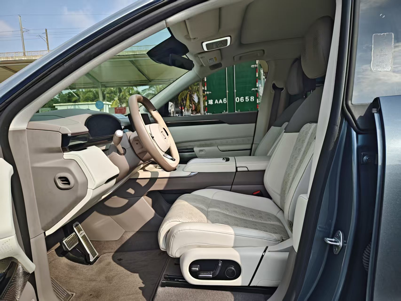 Zeekr 7X 2024 car image #4