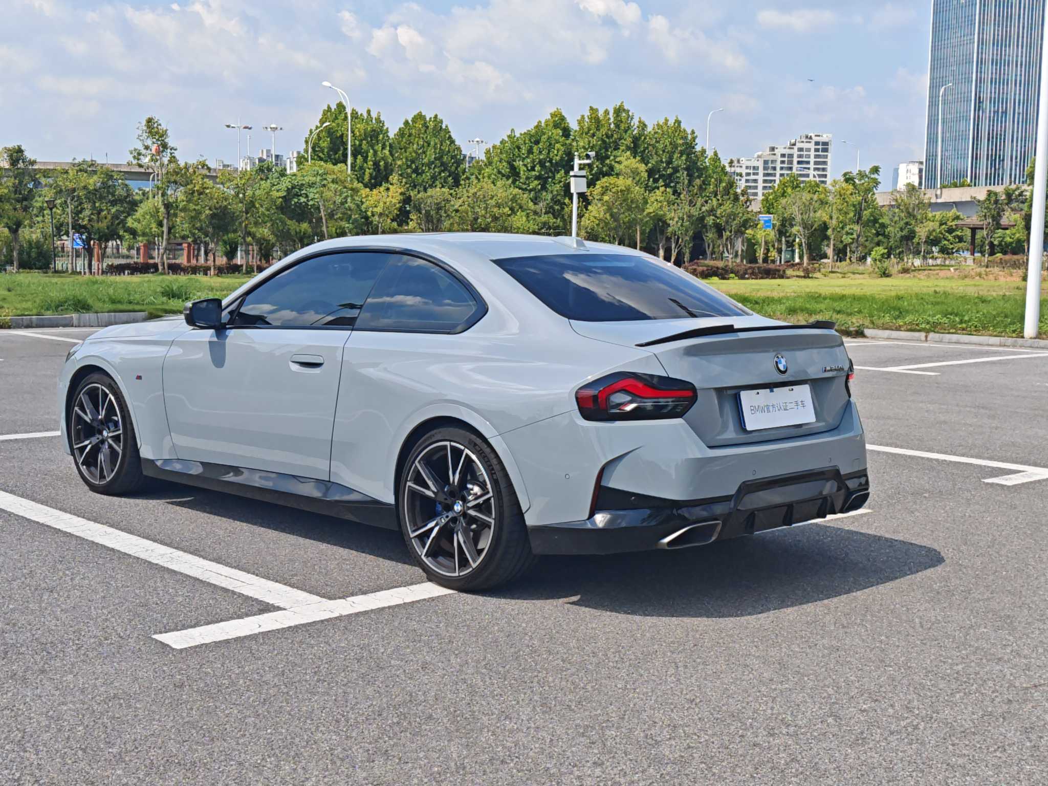 BMW M240i 2024 immagine di auto #4