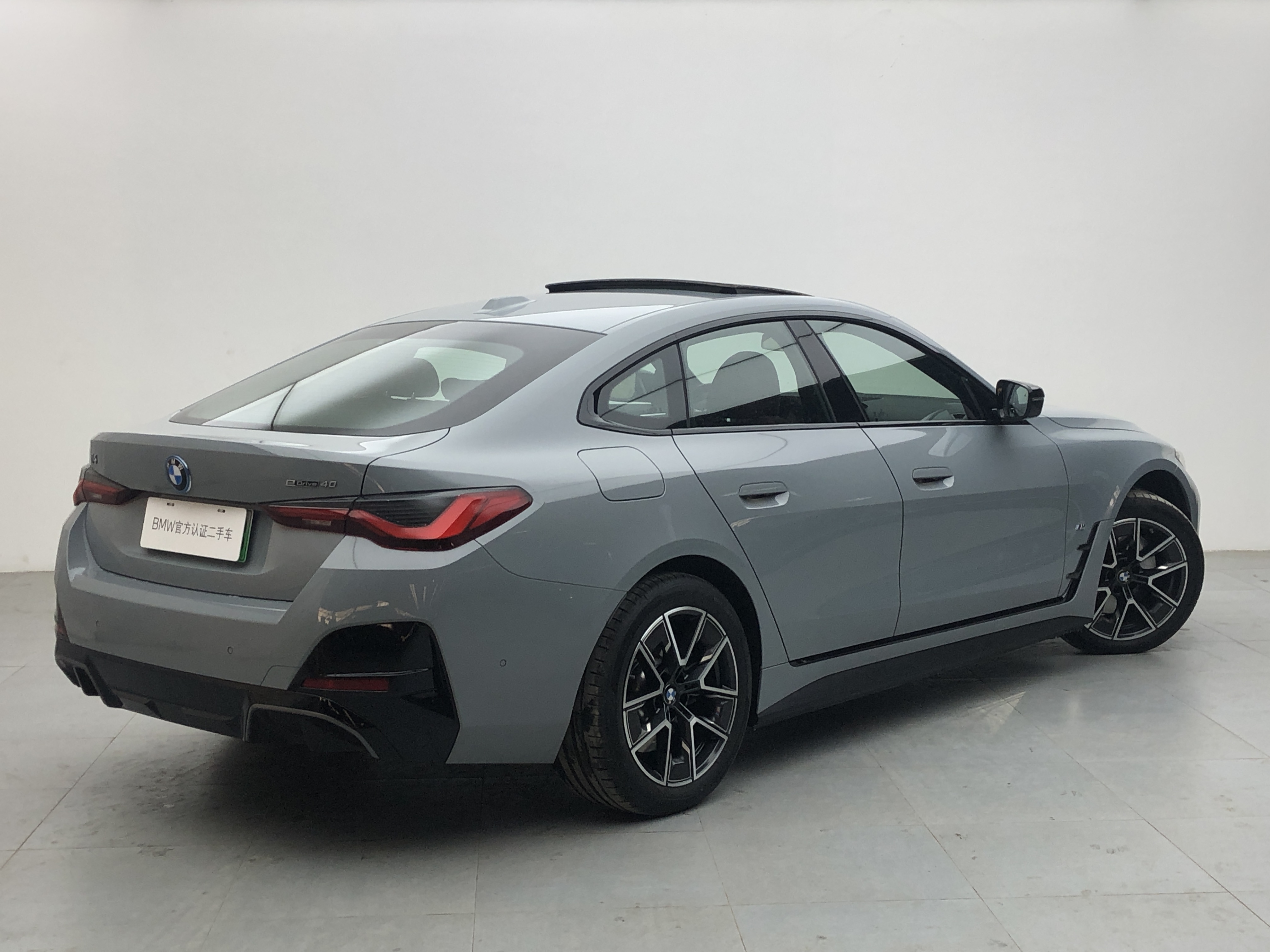 BMW i4 2025 car image #4