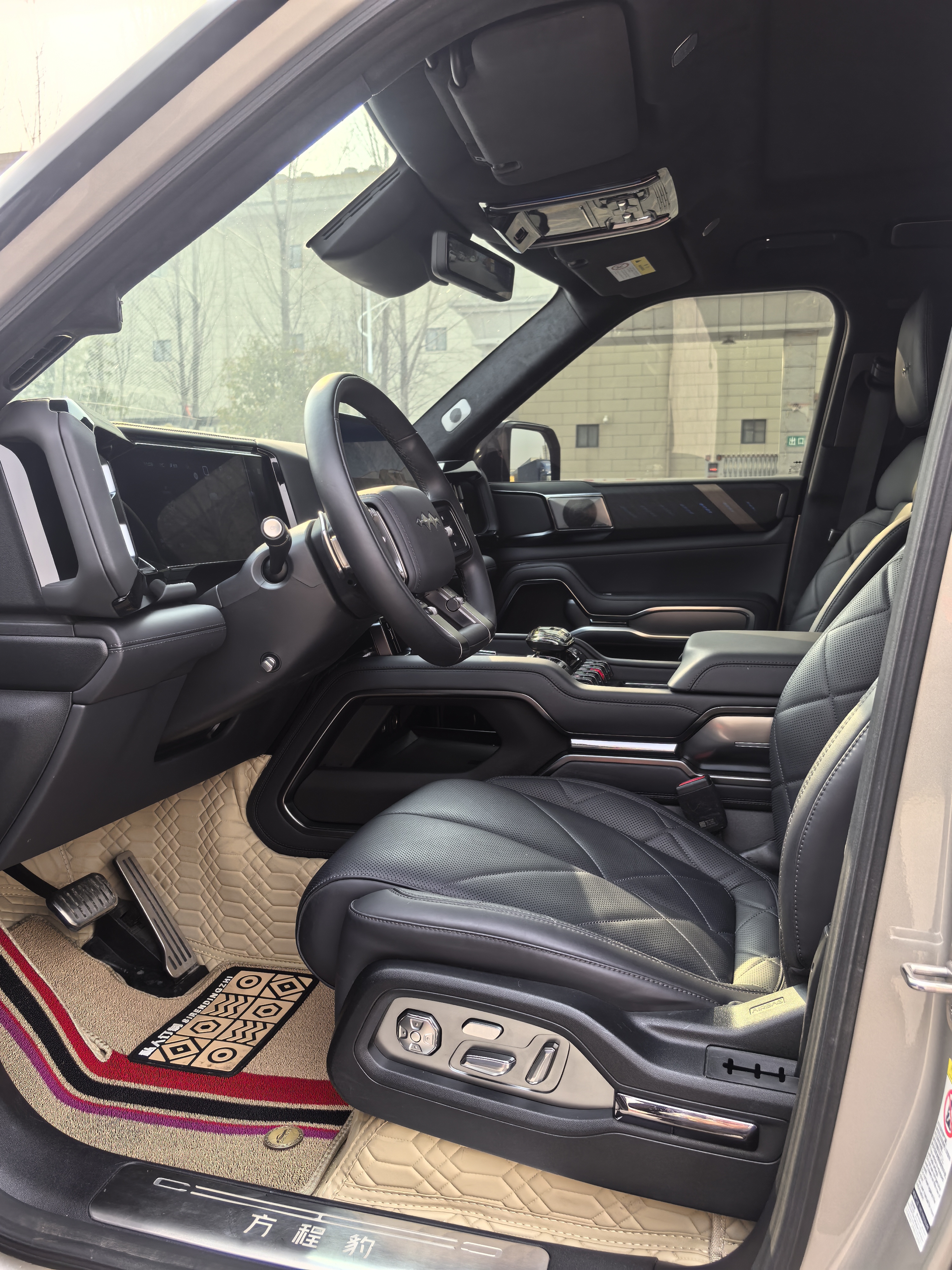 FangChengBao Leopard 8 2025 car image #4