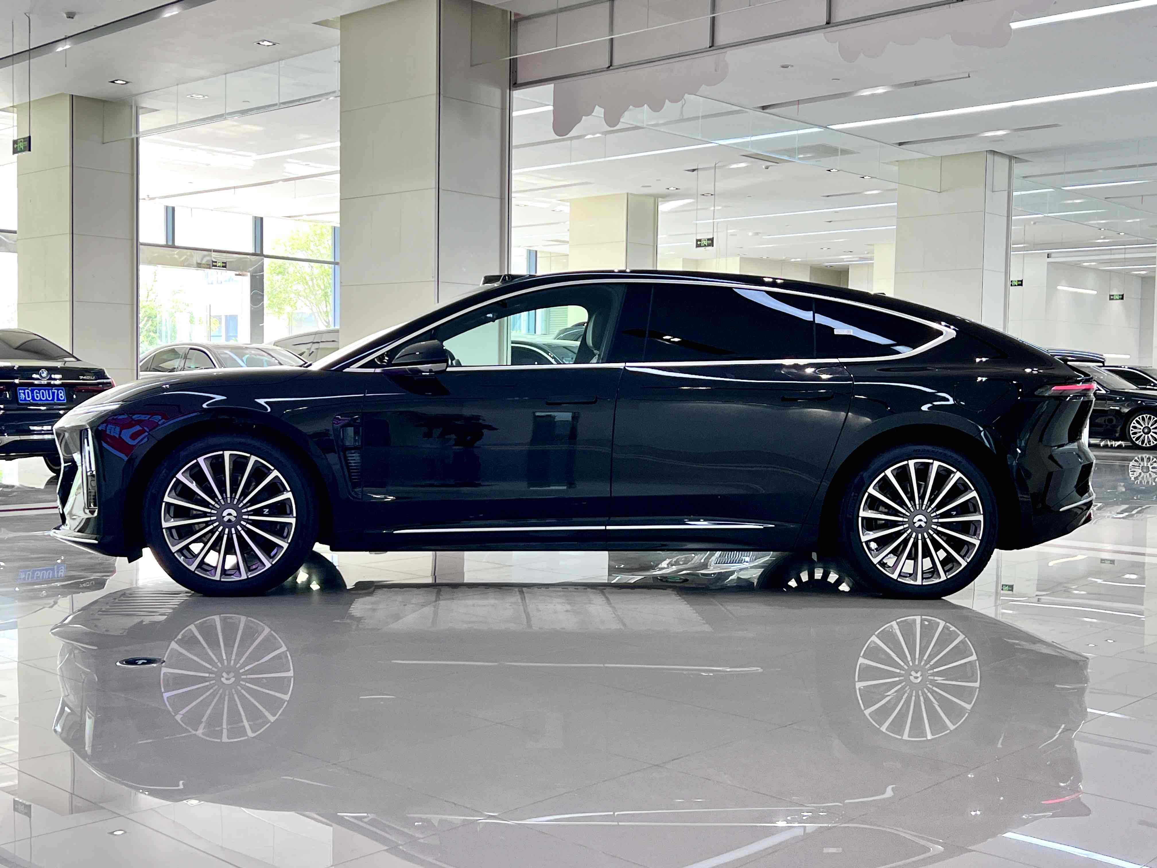 蔚来 蔚来ET9 2025 汽车图片 #4