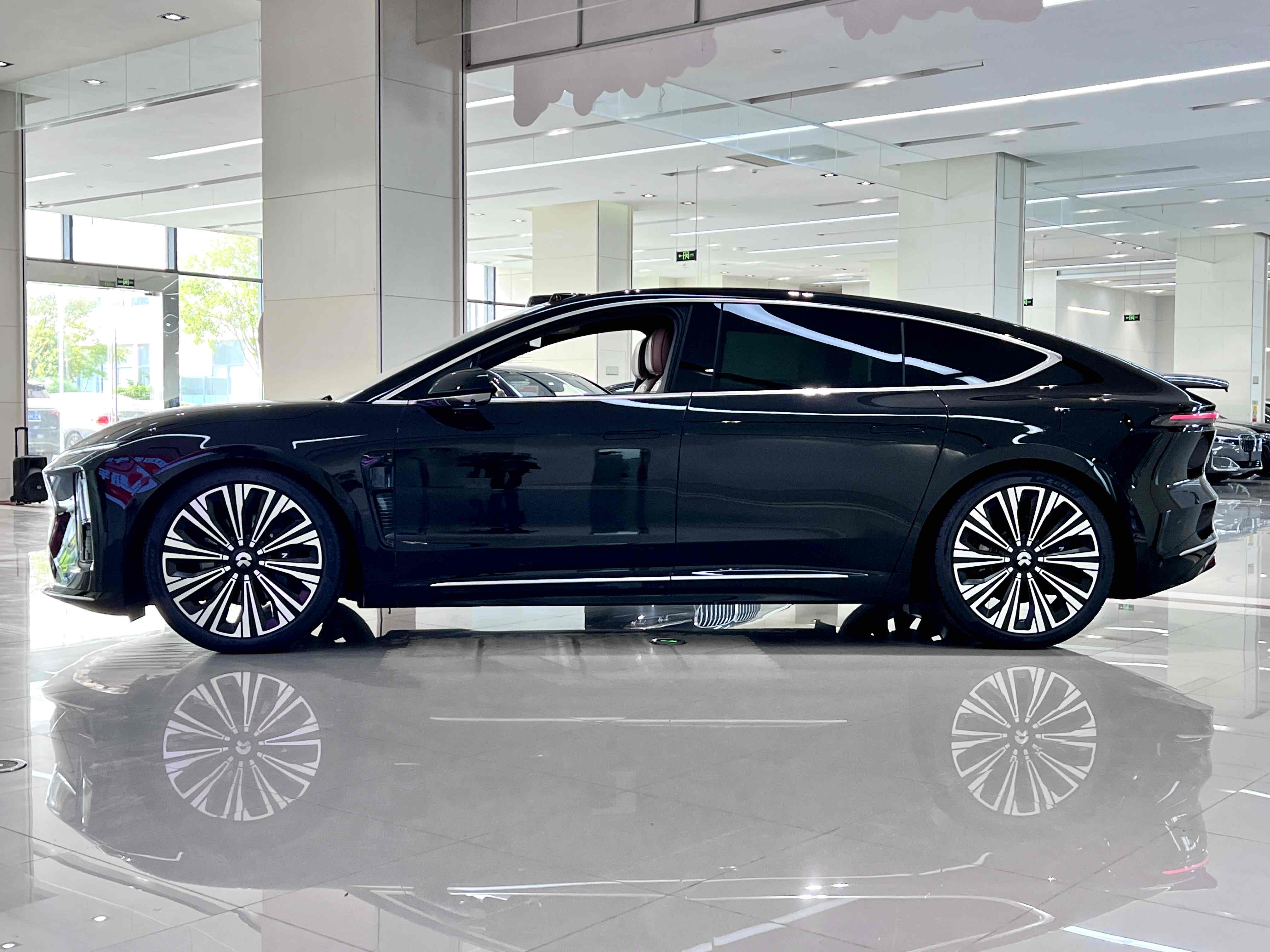 蔚来 蔚来ET9 2025 汽车图片 #4