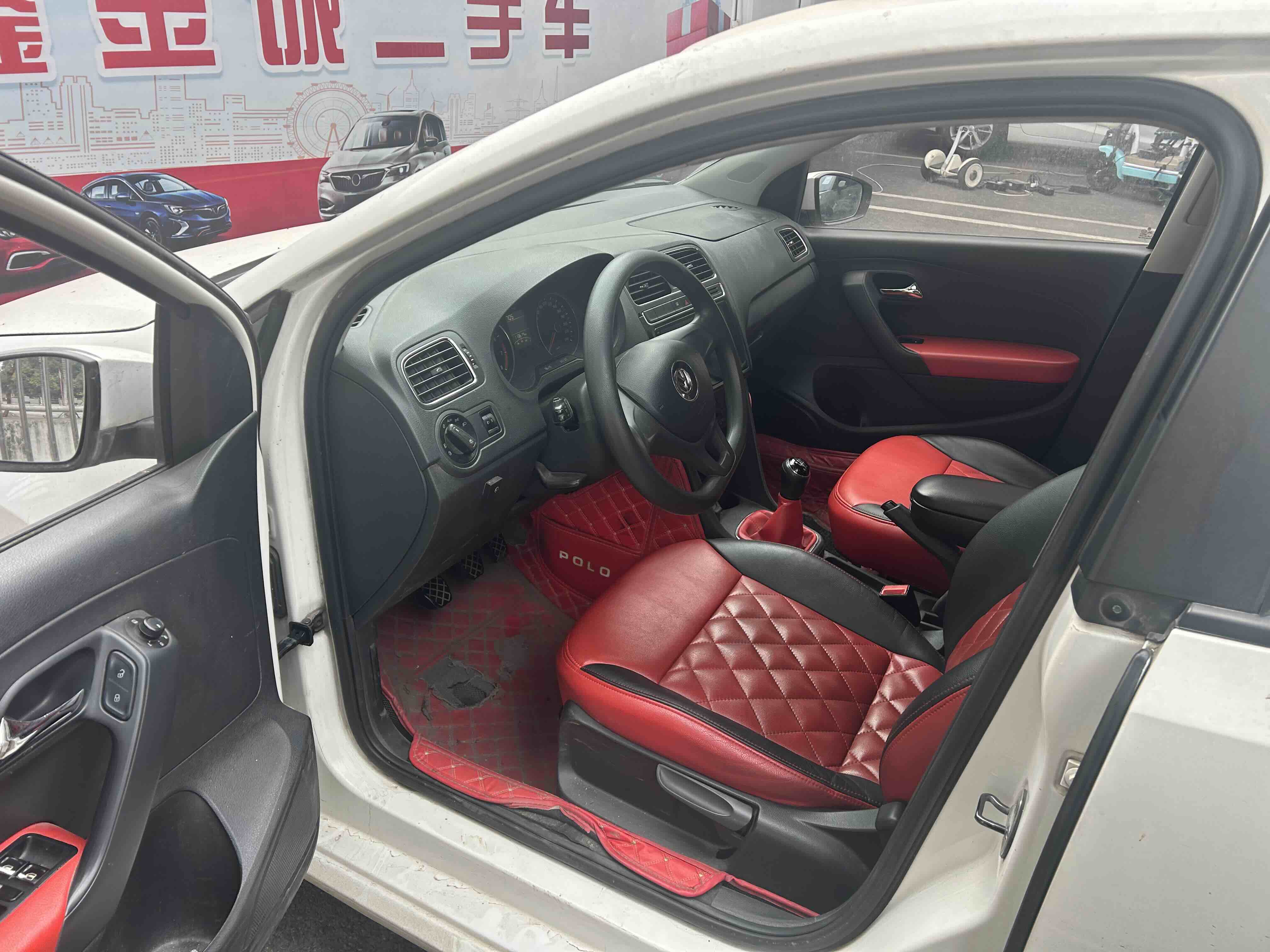 Polo 2015 car image #4