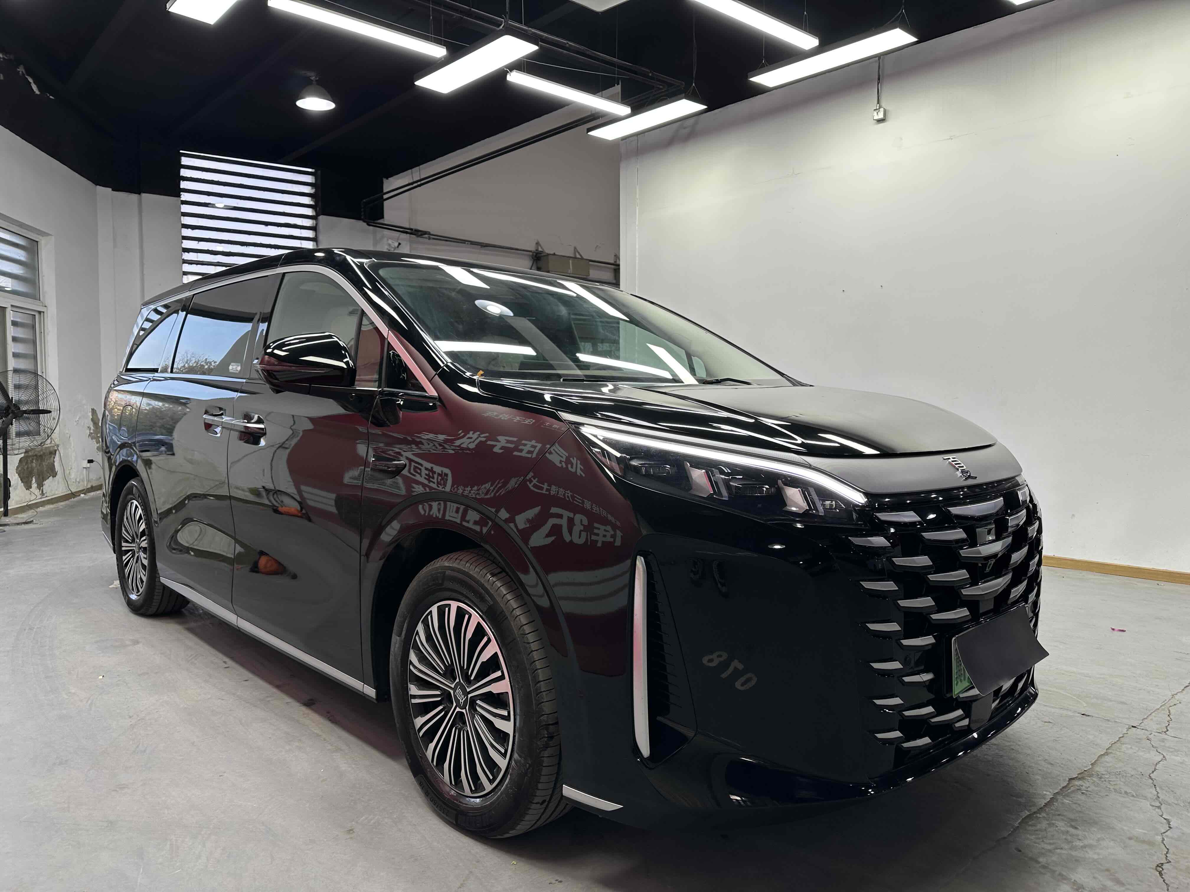 BYD Xia 2025 car image #4