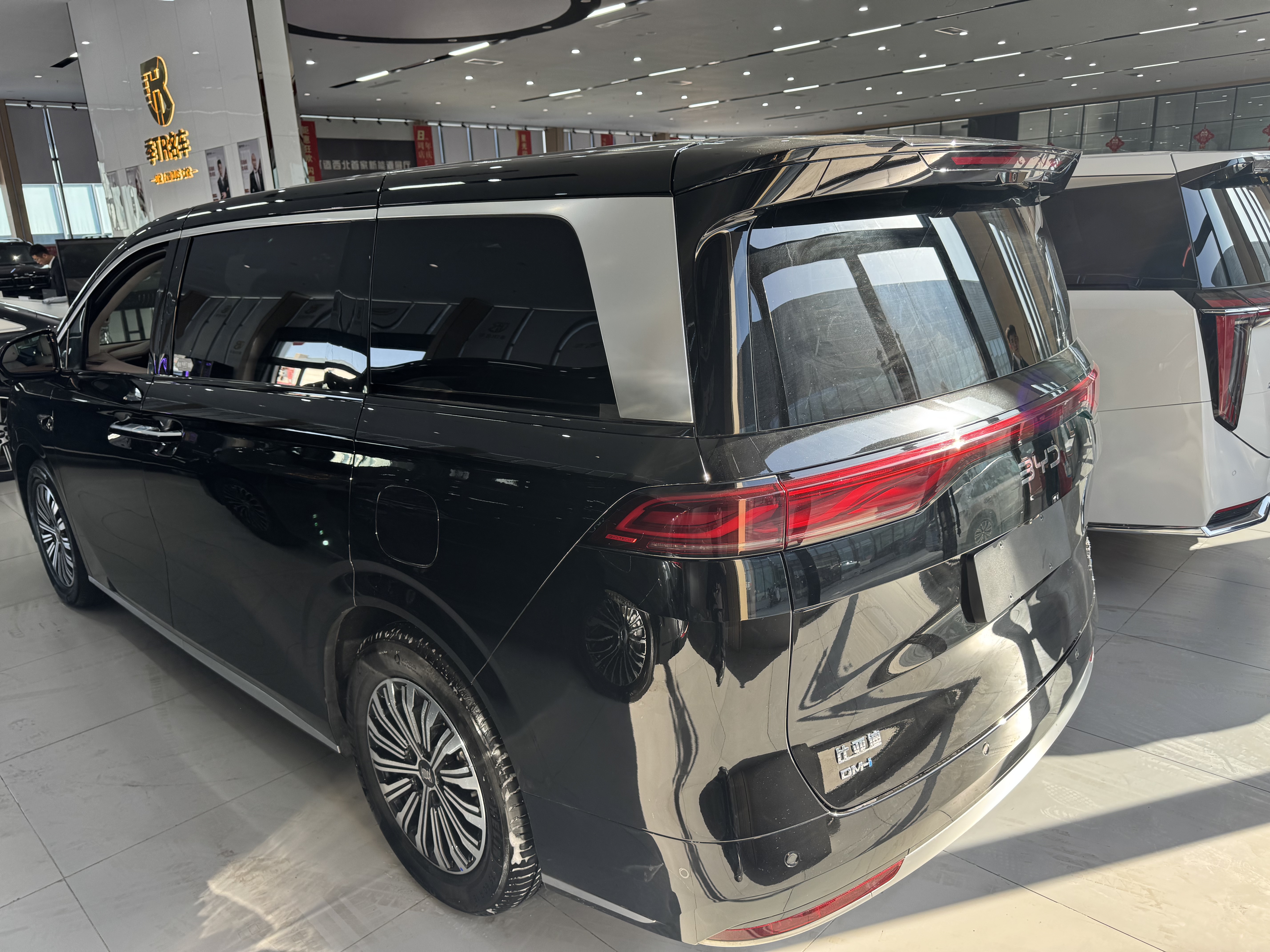 BYD Xia 2025 car image #4