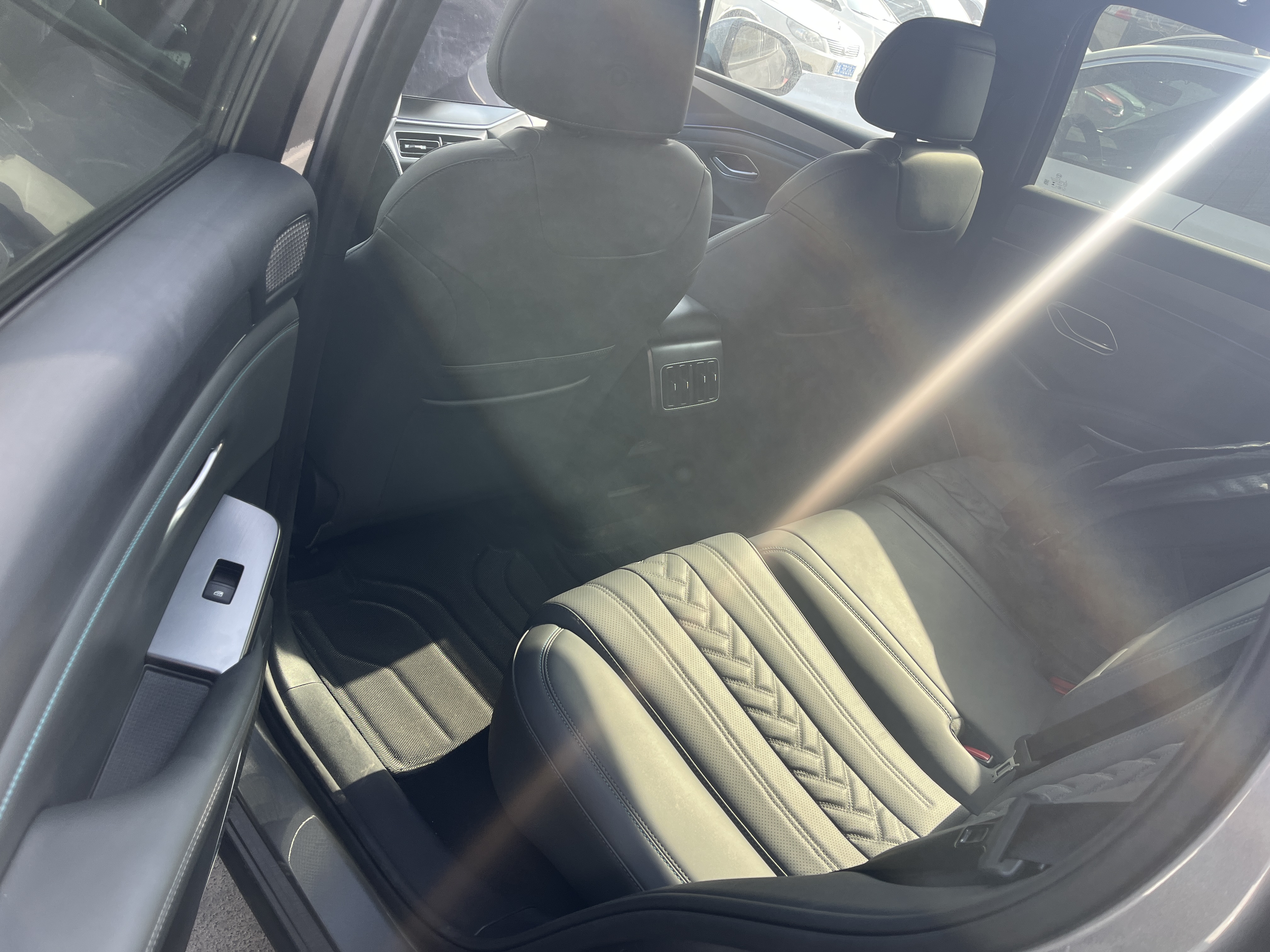 BYD SongL DM-i 2025 car image #4