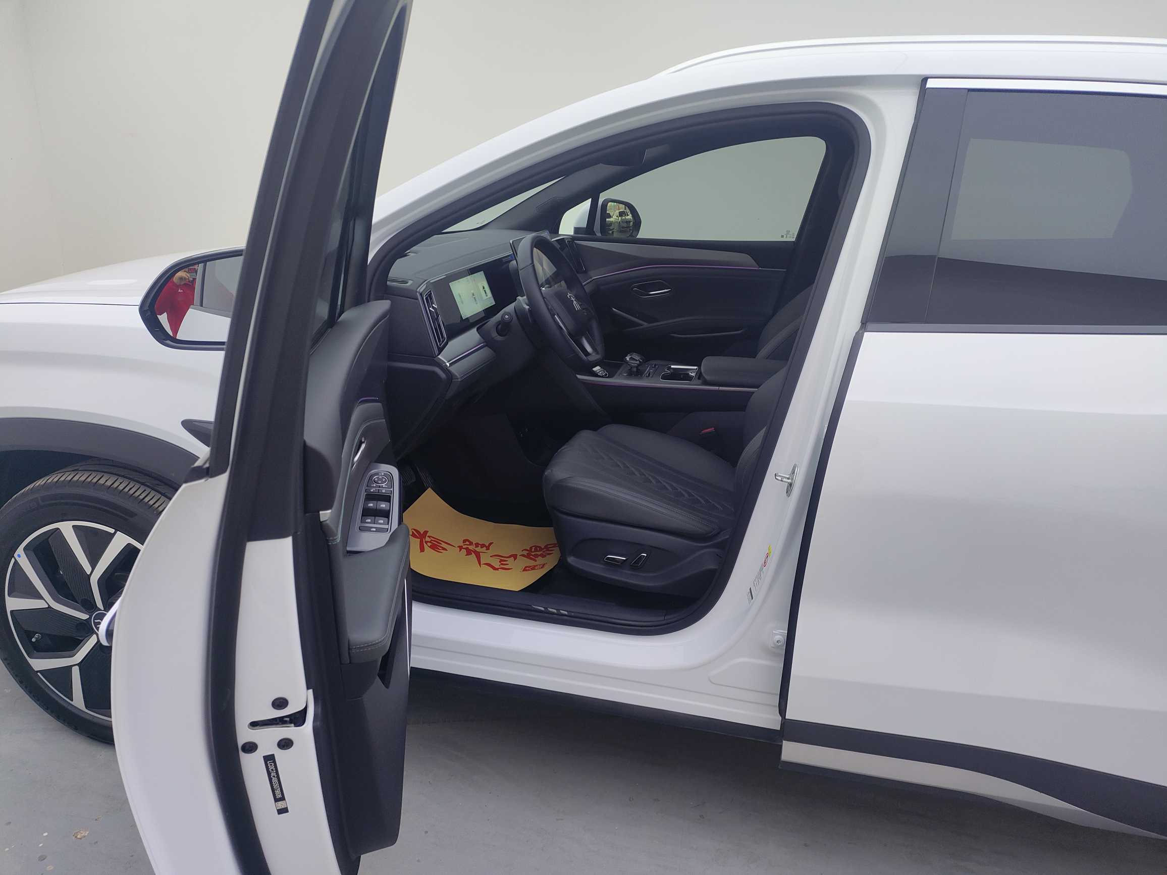 BYD SongL DM-i 2025 car image #4