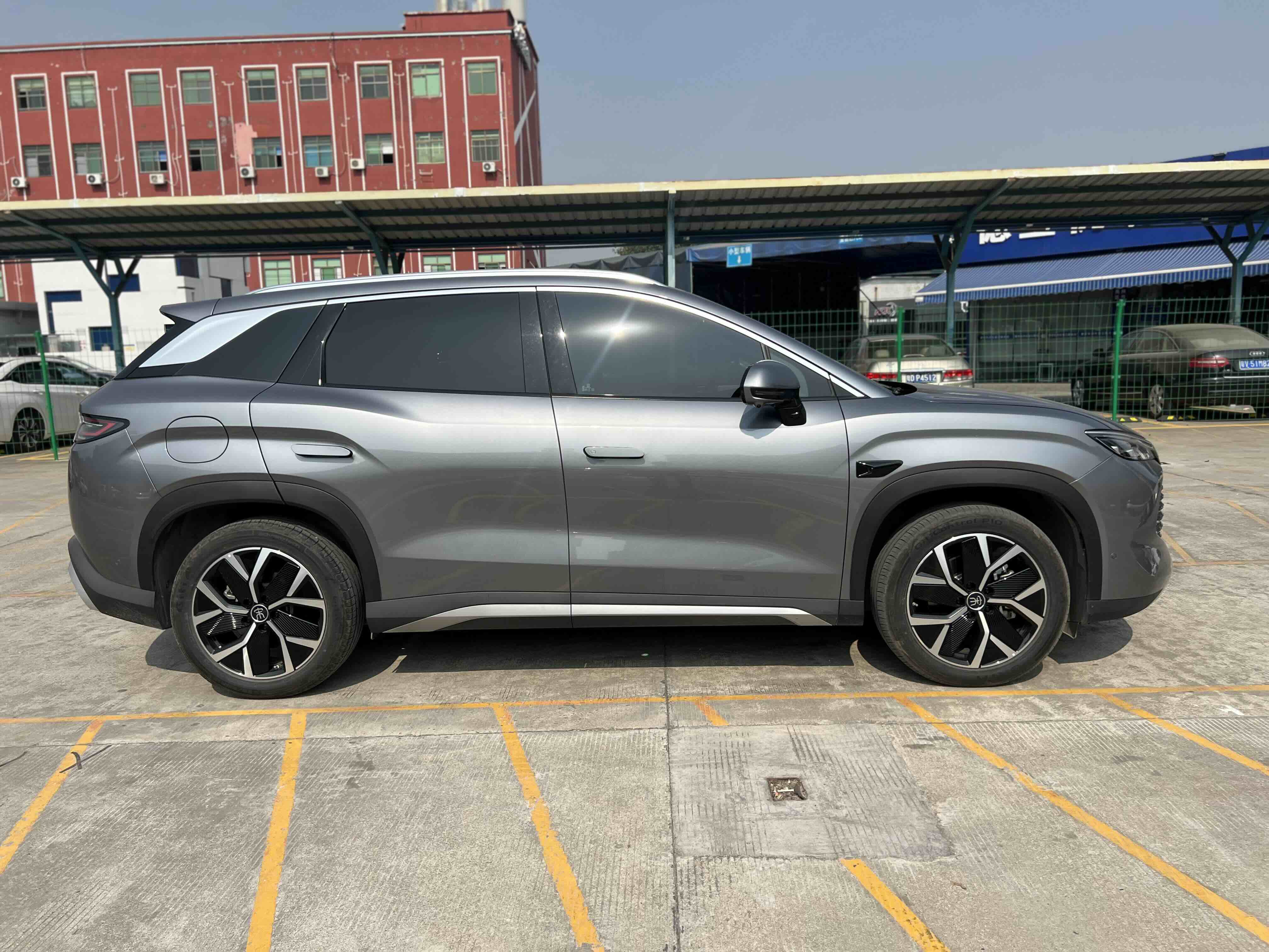 BYD SongL DM-i 2025 car image #4