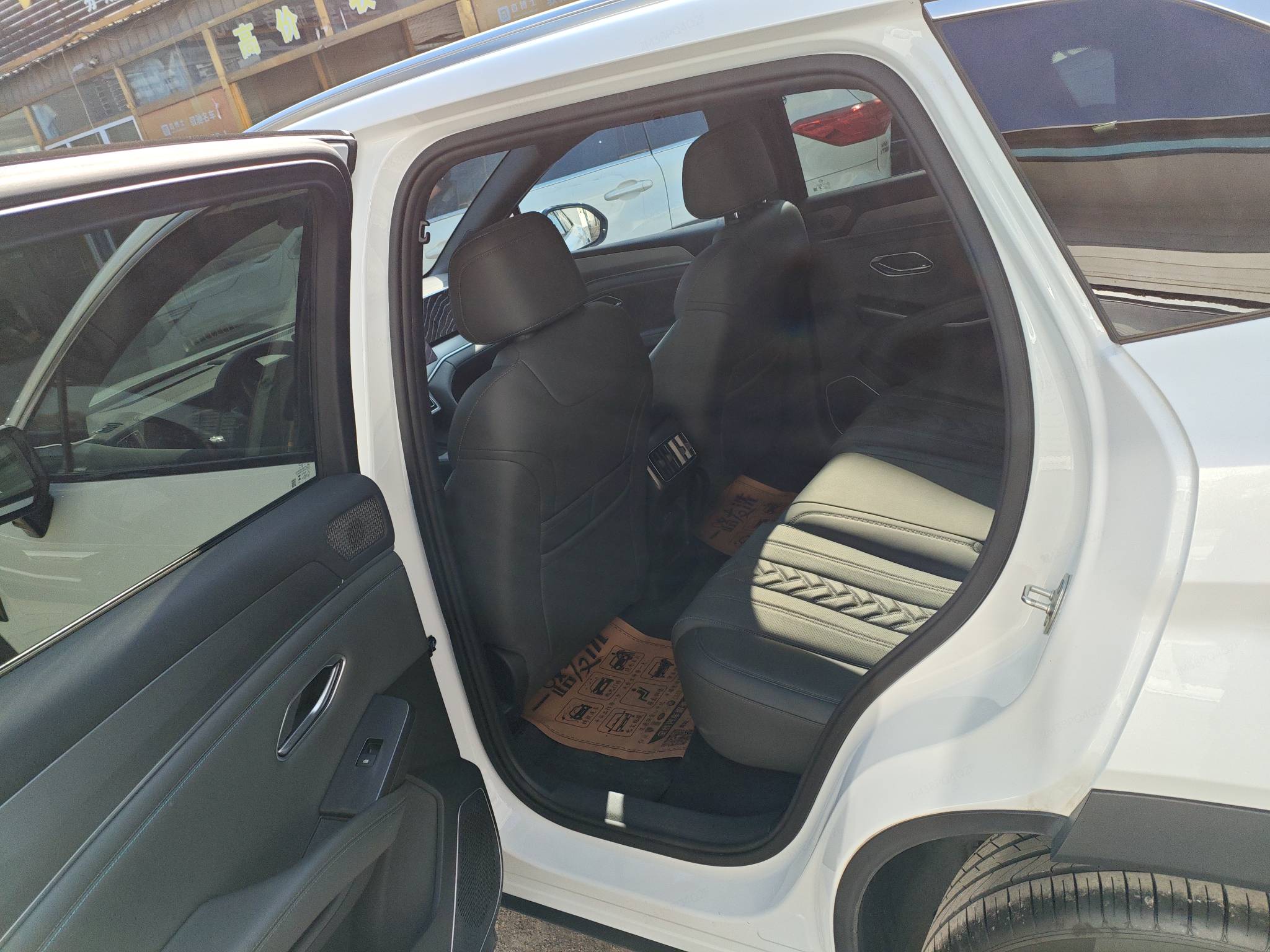 BYD SongL DM-i 2025 car image #4