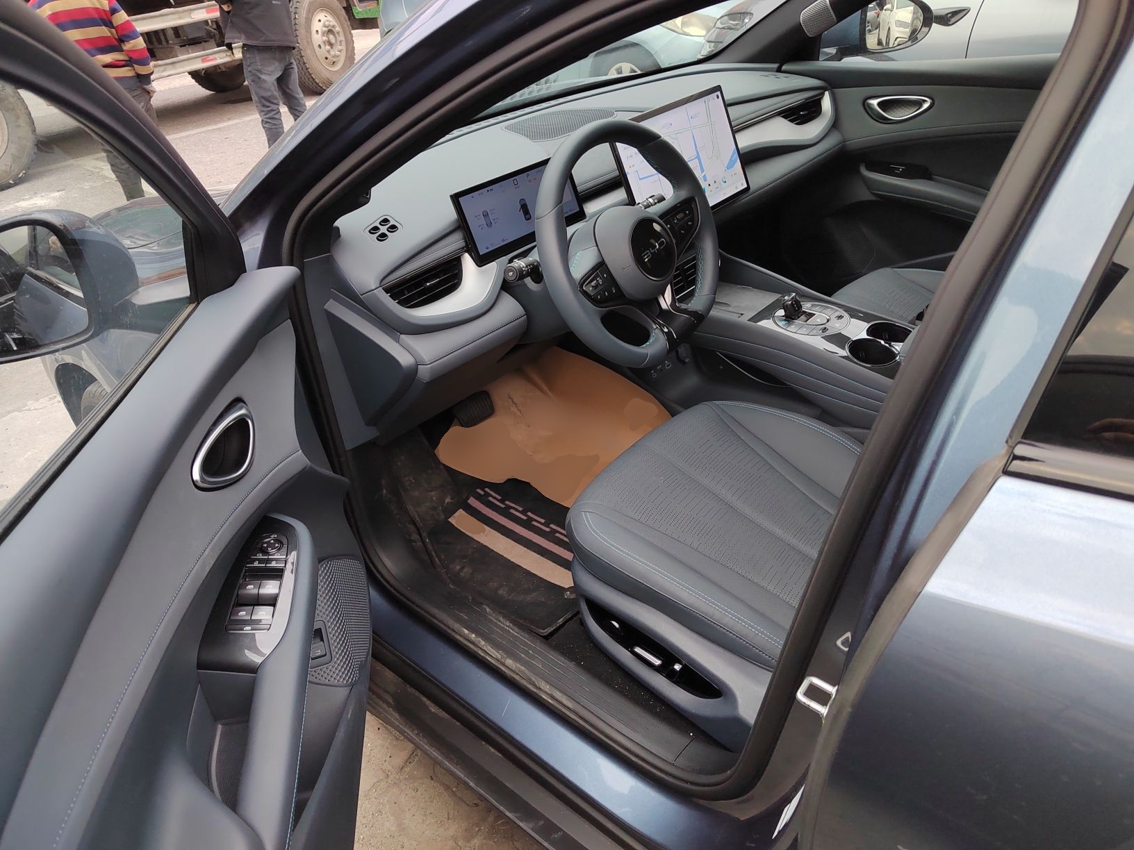 BYD Seal 06GT 2025 car image #4