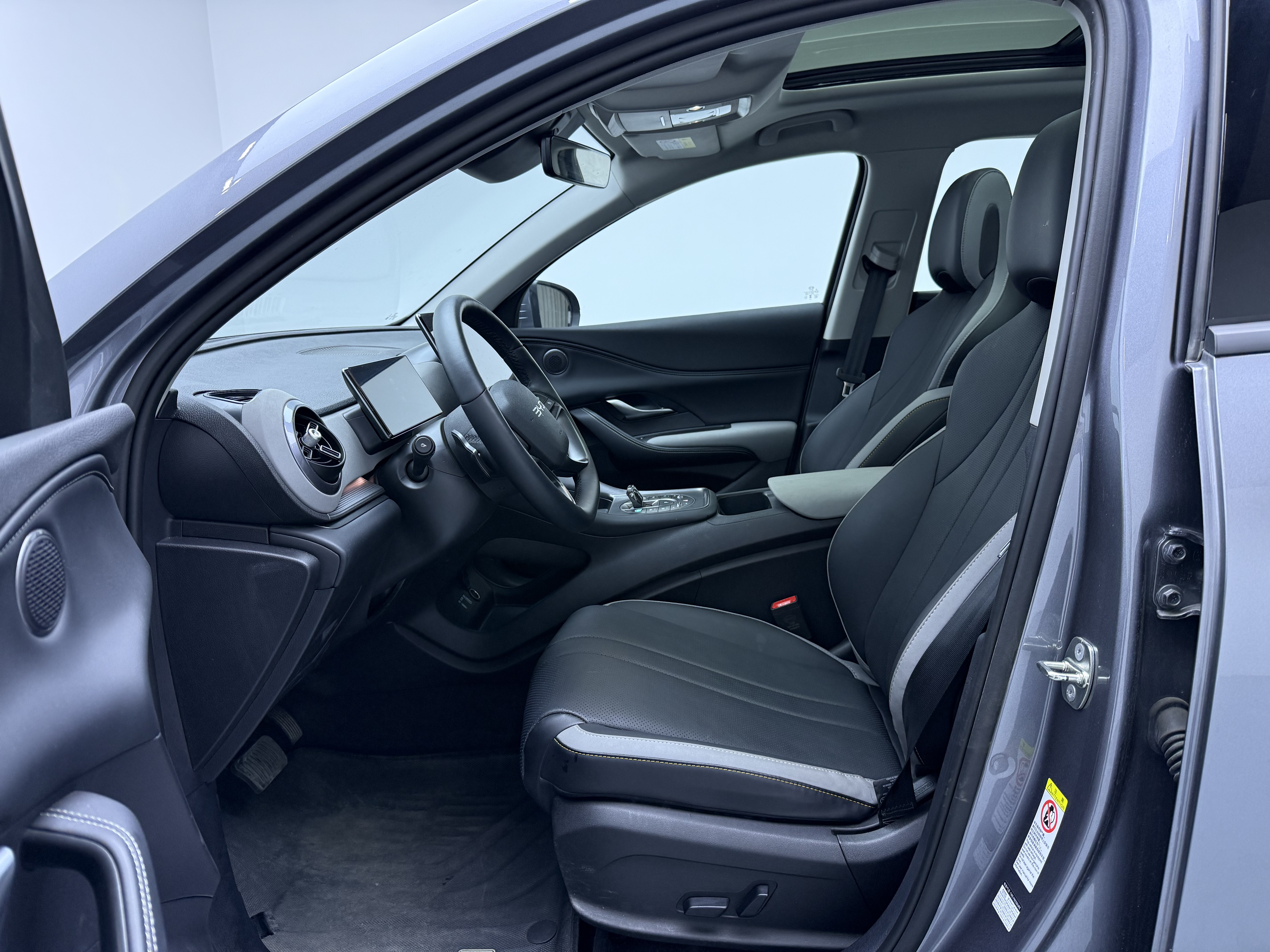 BYD Sea Lion 05 DM-i 2025 car image #4