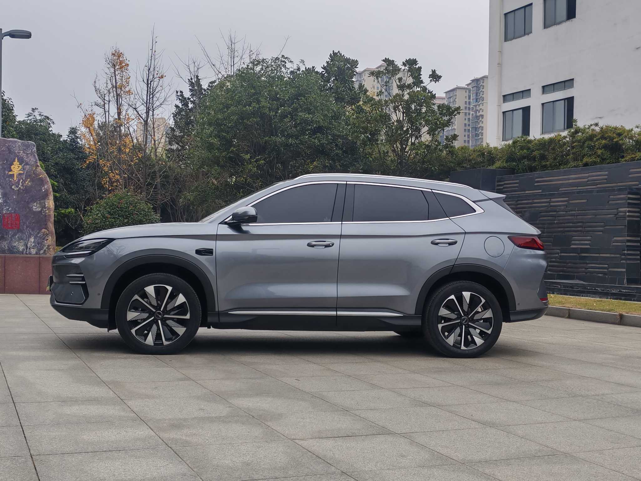 BYD Song Plus New Energy 2025 car image #4