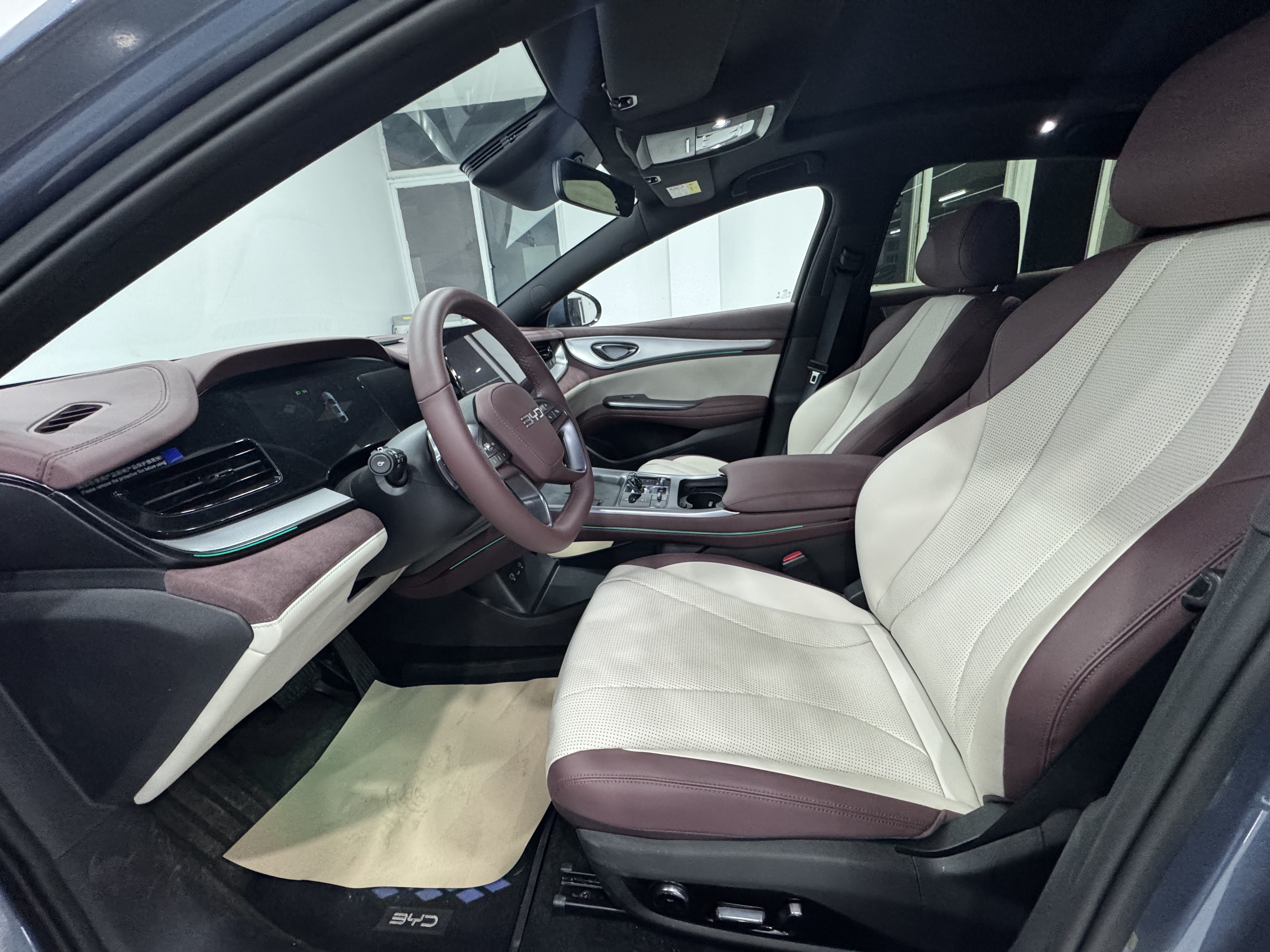 BYD Seal 07 DM-i 2025 #4 BYD Seal 07 DM-i 2025 car image #4