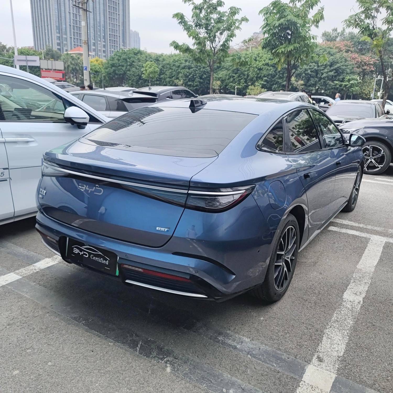 BYD Seal 07 DM-i 2025 #4 BYD Seal 07 DM-i 2025 car image #4