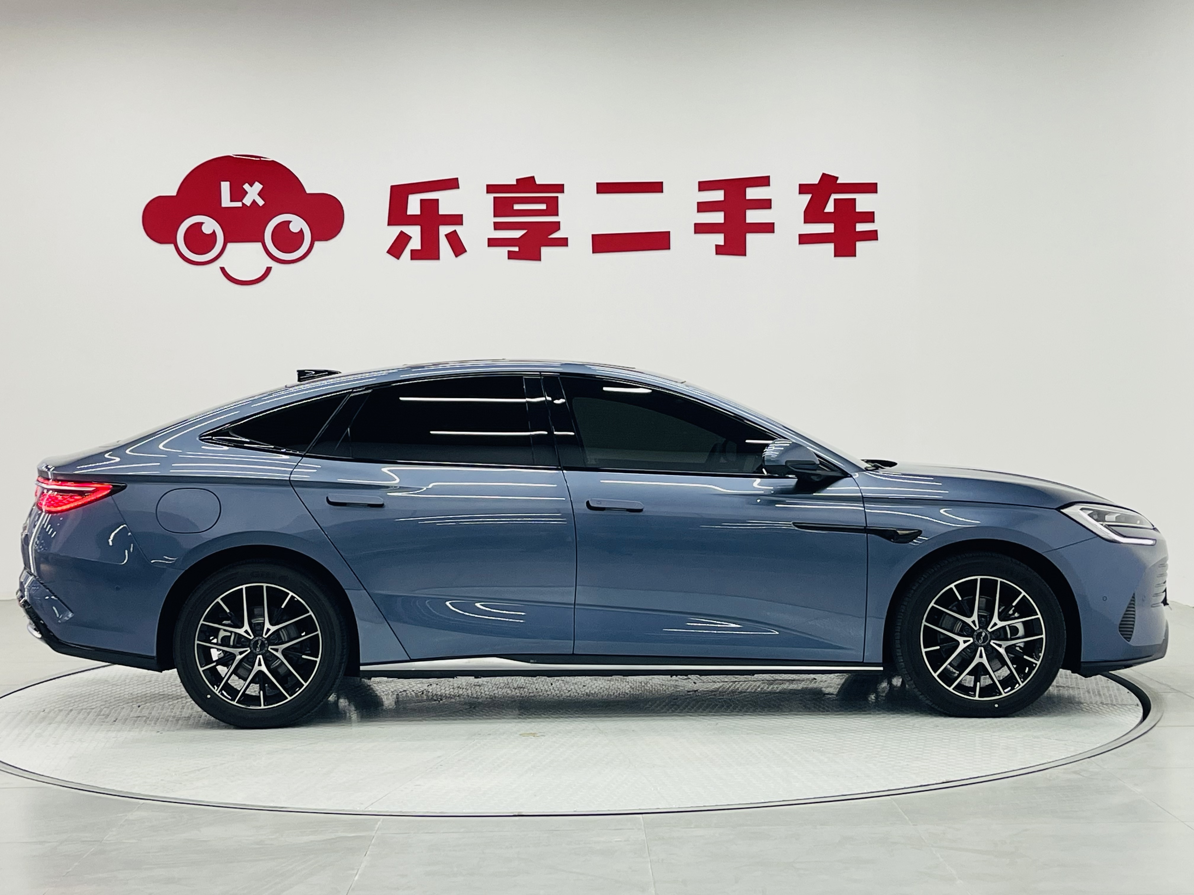 BYD Seal 07 DM-i 2025 car image #4