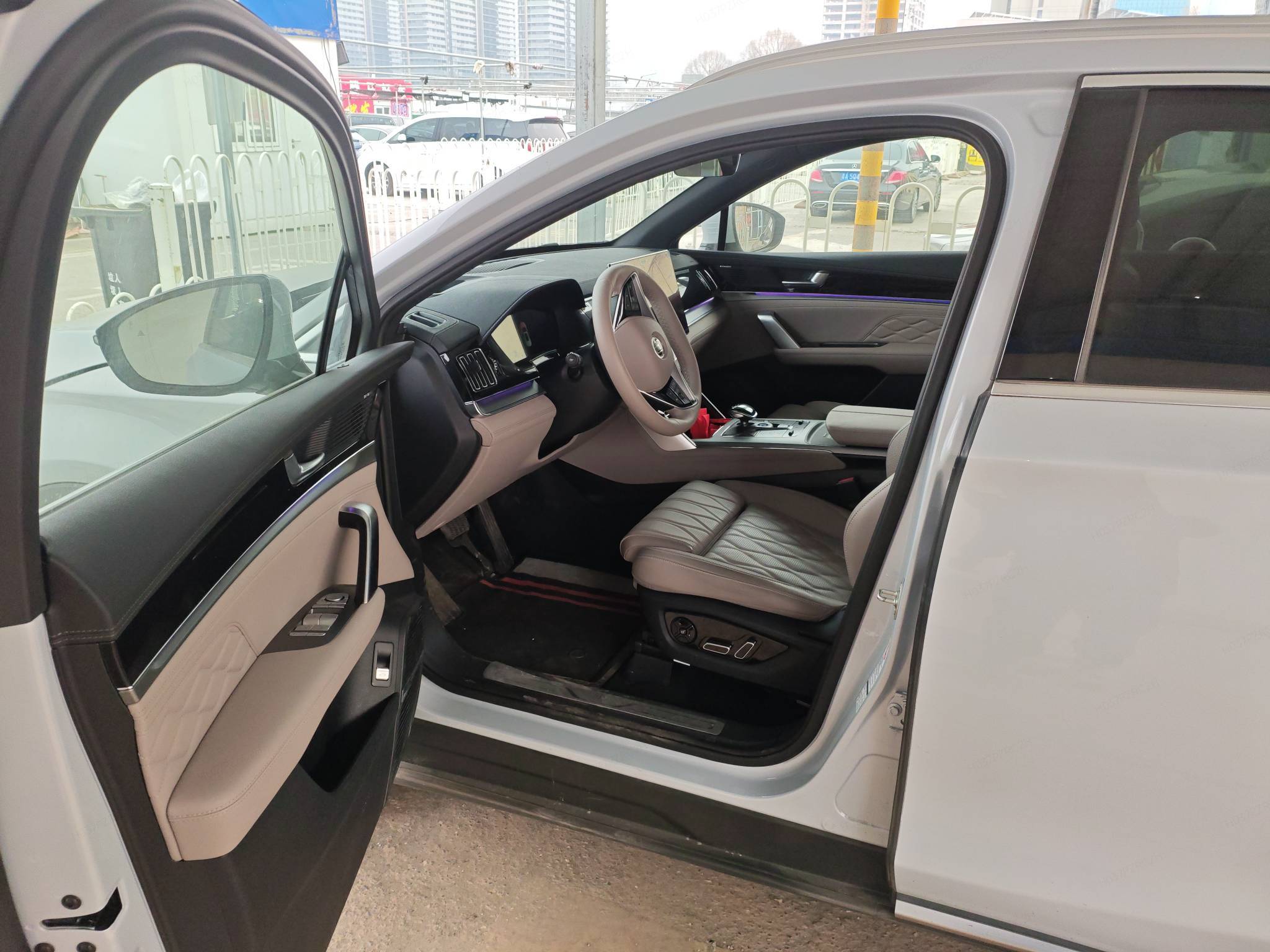 BYD Tang New Energy 2025 car image #4