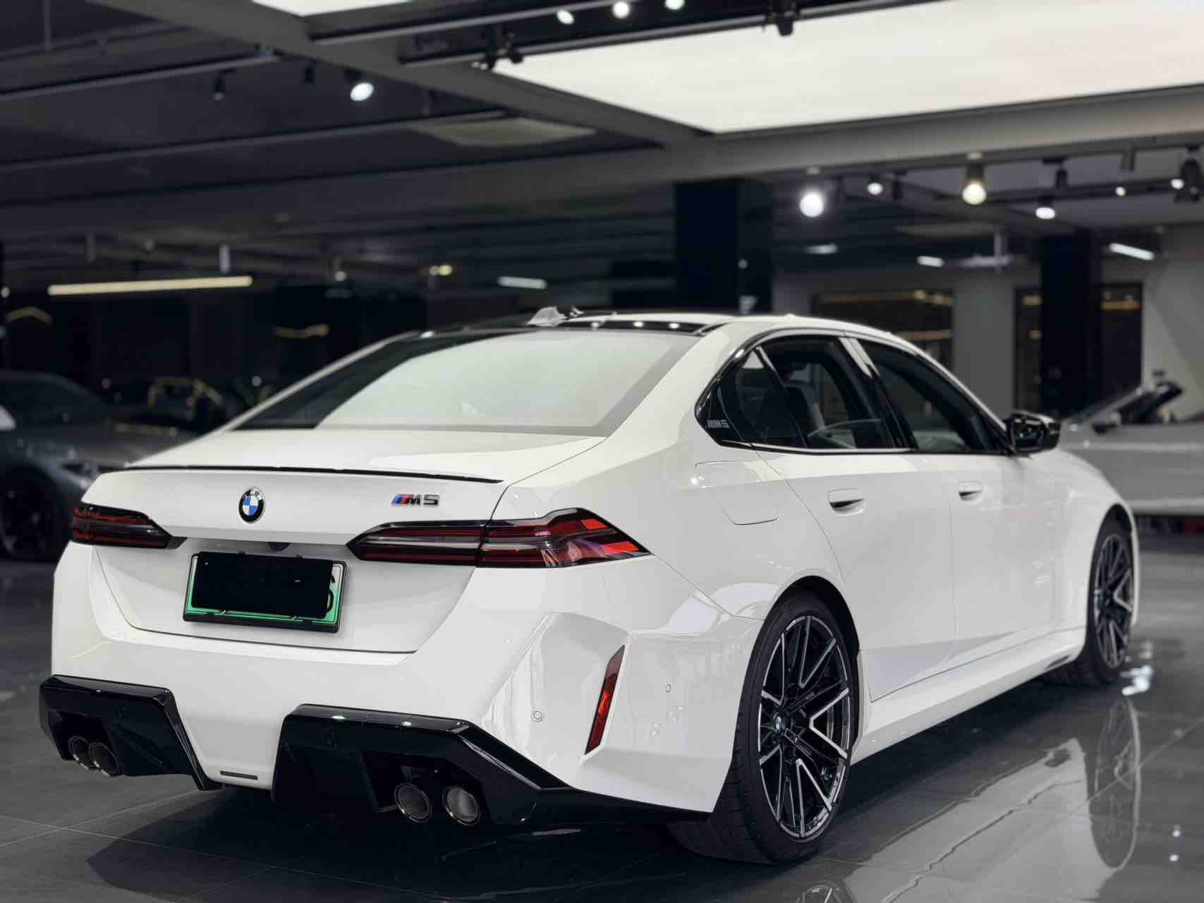 BMW M5 New Energy 2025 car image #4