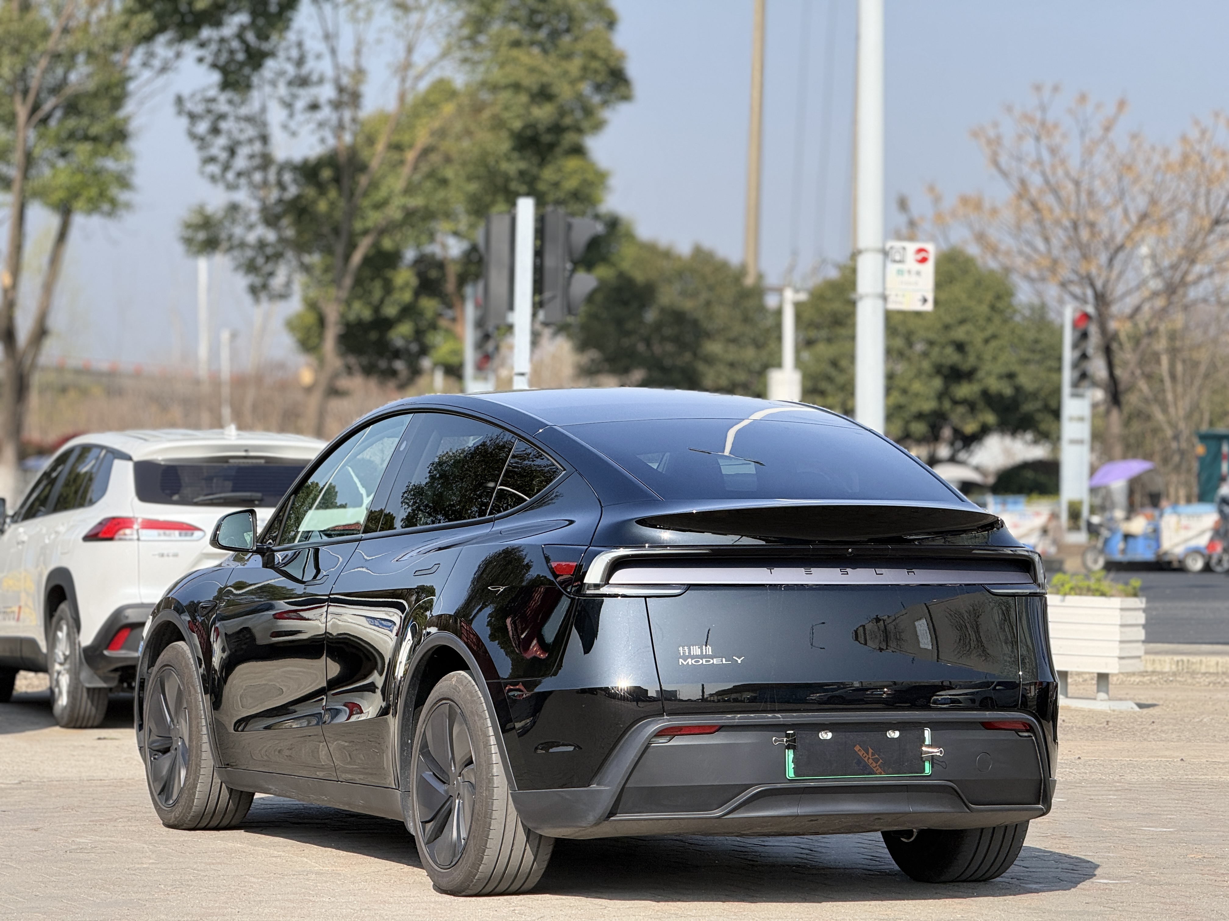 特斯拉 Model Y 2025 汽车图片 #4