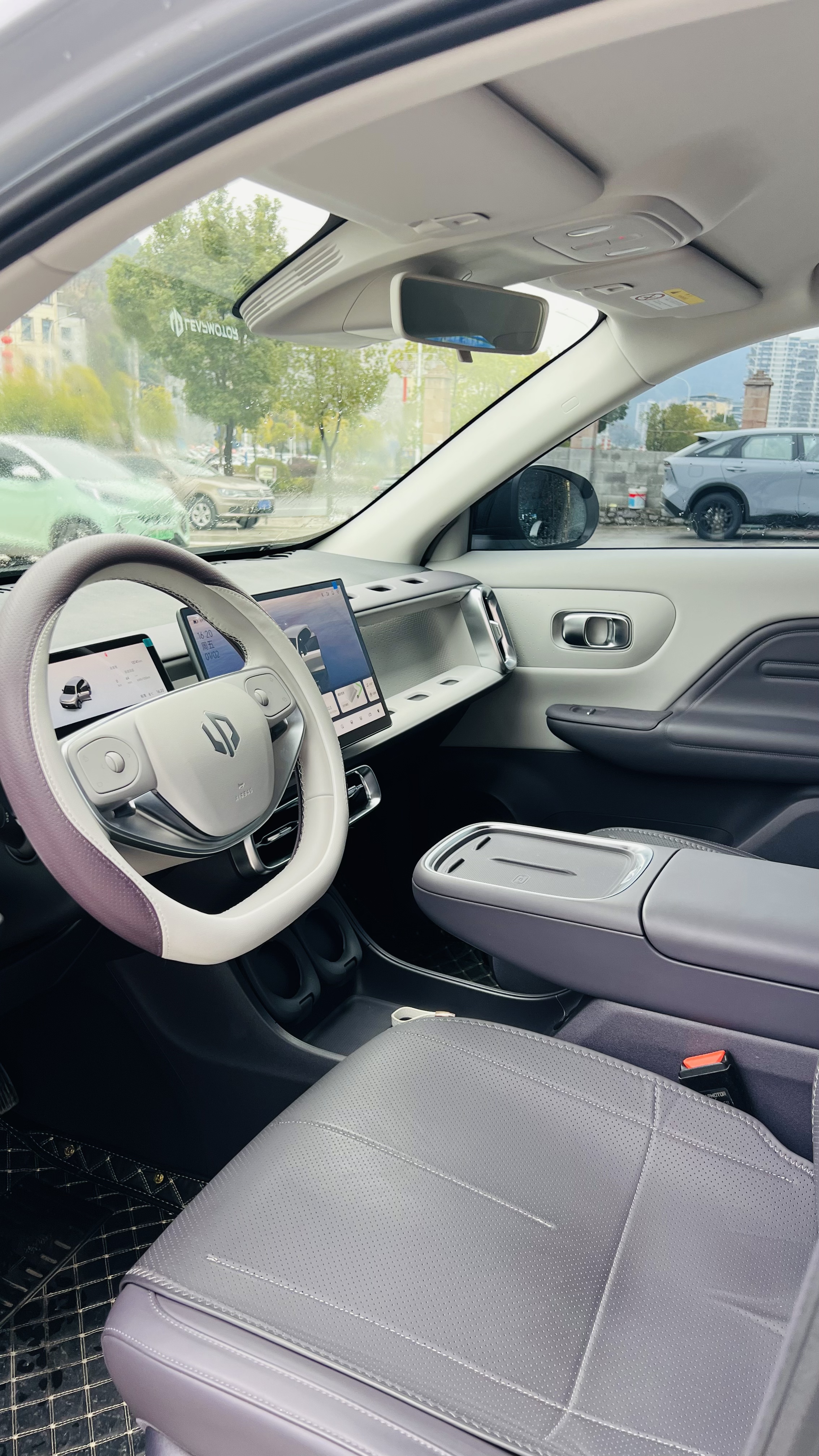 零跑汽车 零跑B10 2025 汽车图片 #4