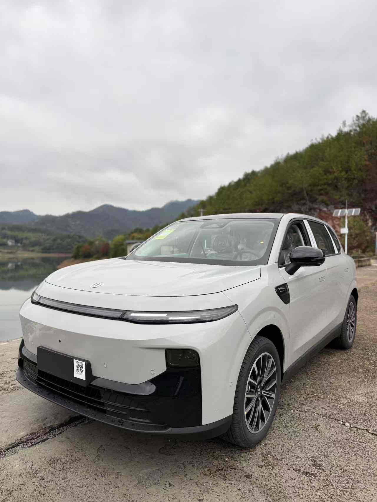 零跑汽车 零跑B10 2025 汽车图片 #4