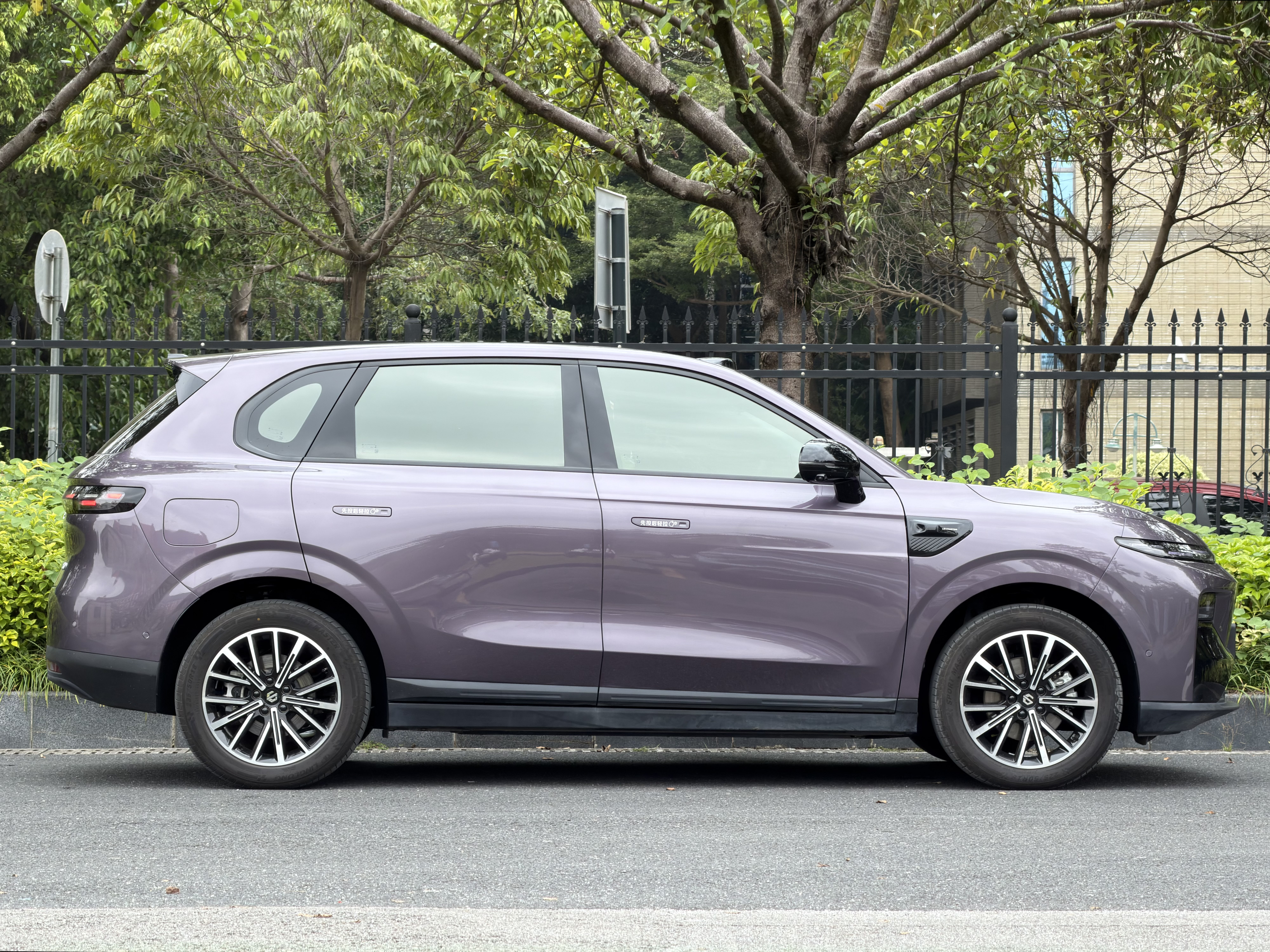 零跑汽车 零跑B10 2025 汽车图片 #4