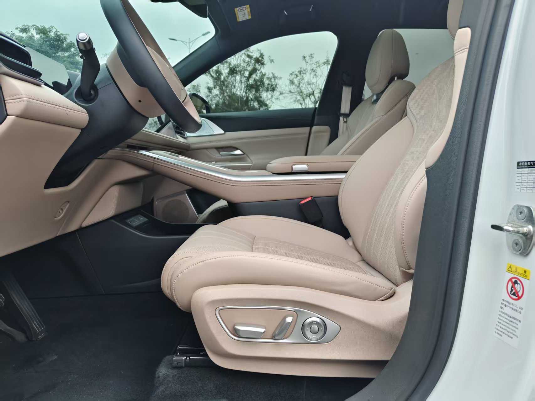 Xpeng G9 2025 immagine di auto #4