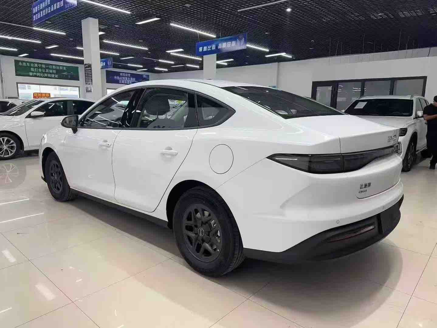 BYD Seal 05 DM-i 2025 car image #4