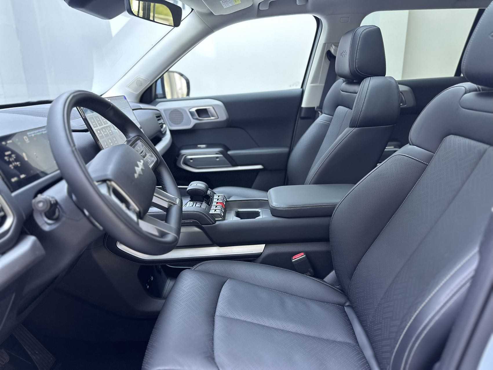 FangChengBao Tiger 3 2025 car image #4