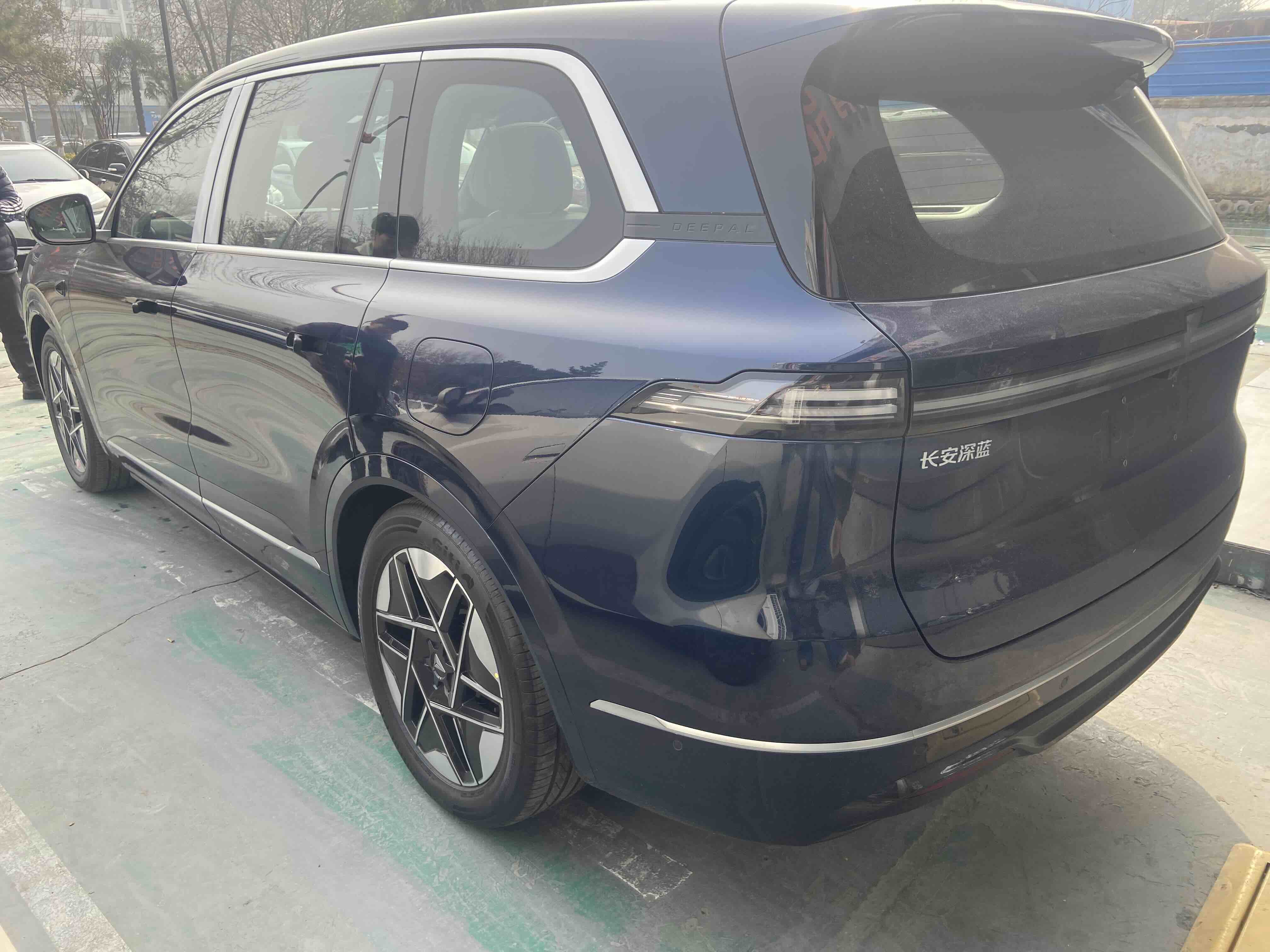 Deepal S09 2025 car image #4