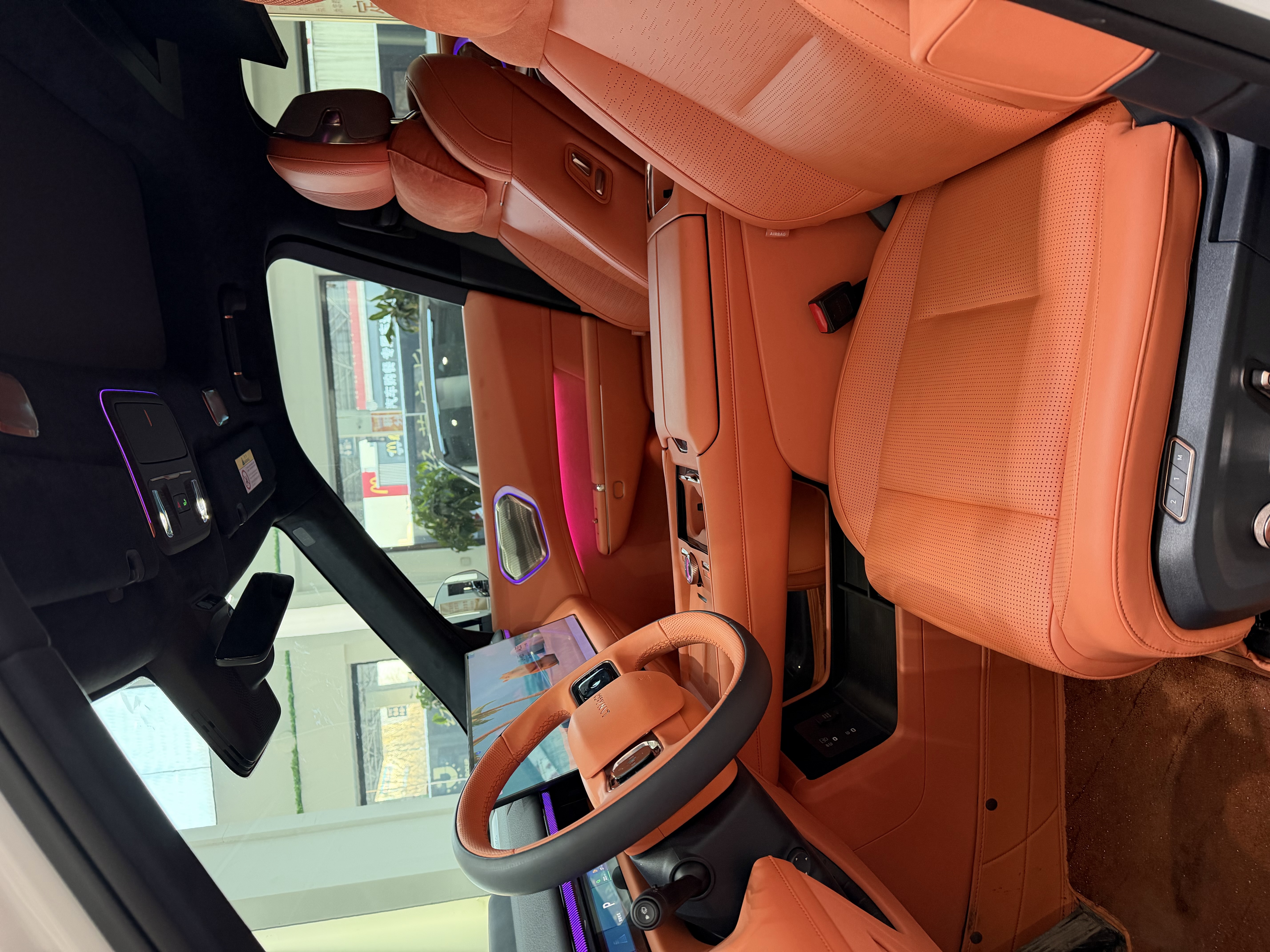 Lynk & Co 900 2025 car image #4