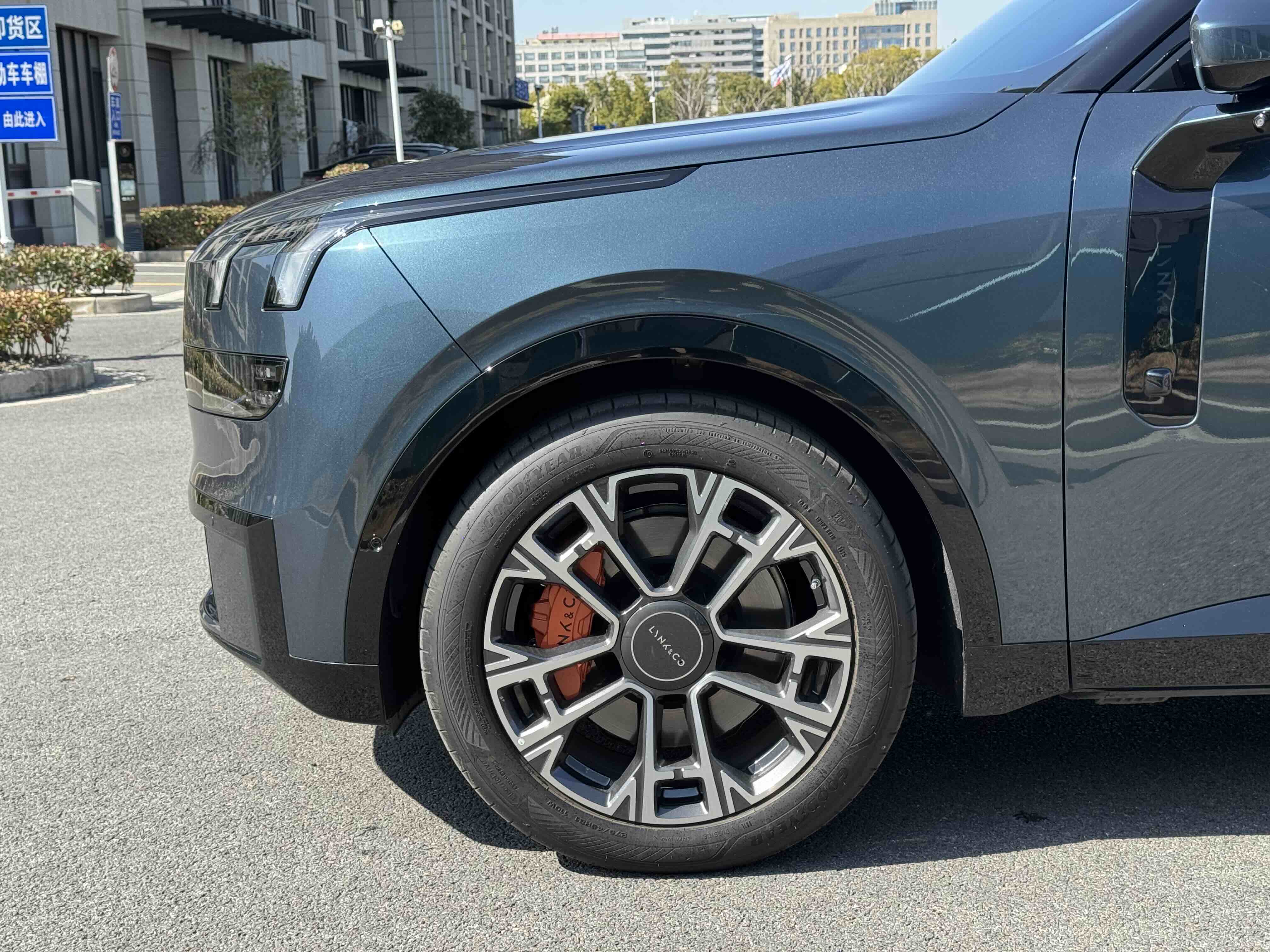 Lynk & Co 900 2025 car image #4