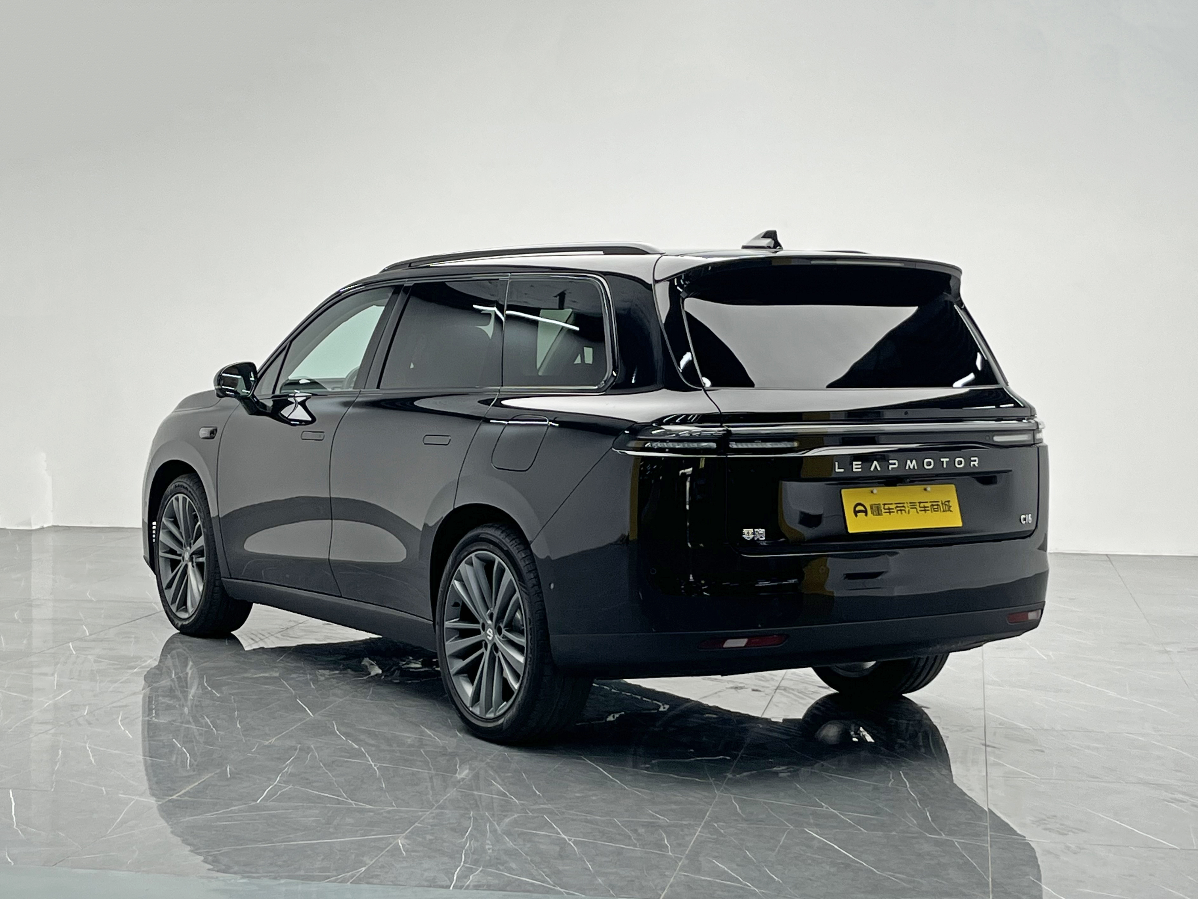 零跑汽车 零跑C16 2025 汽车图片 #4