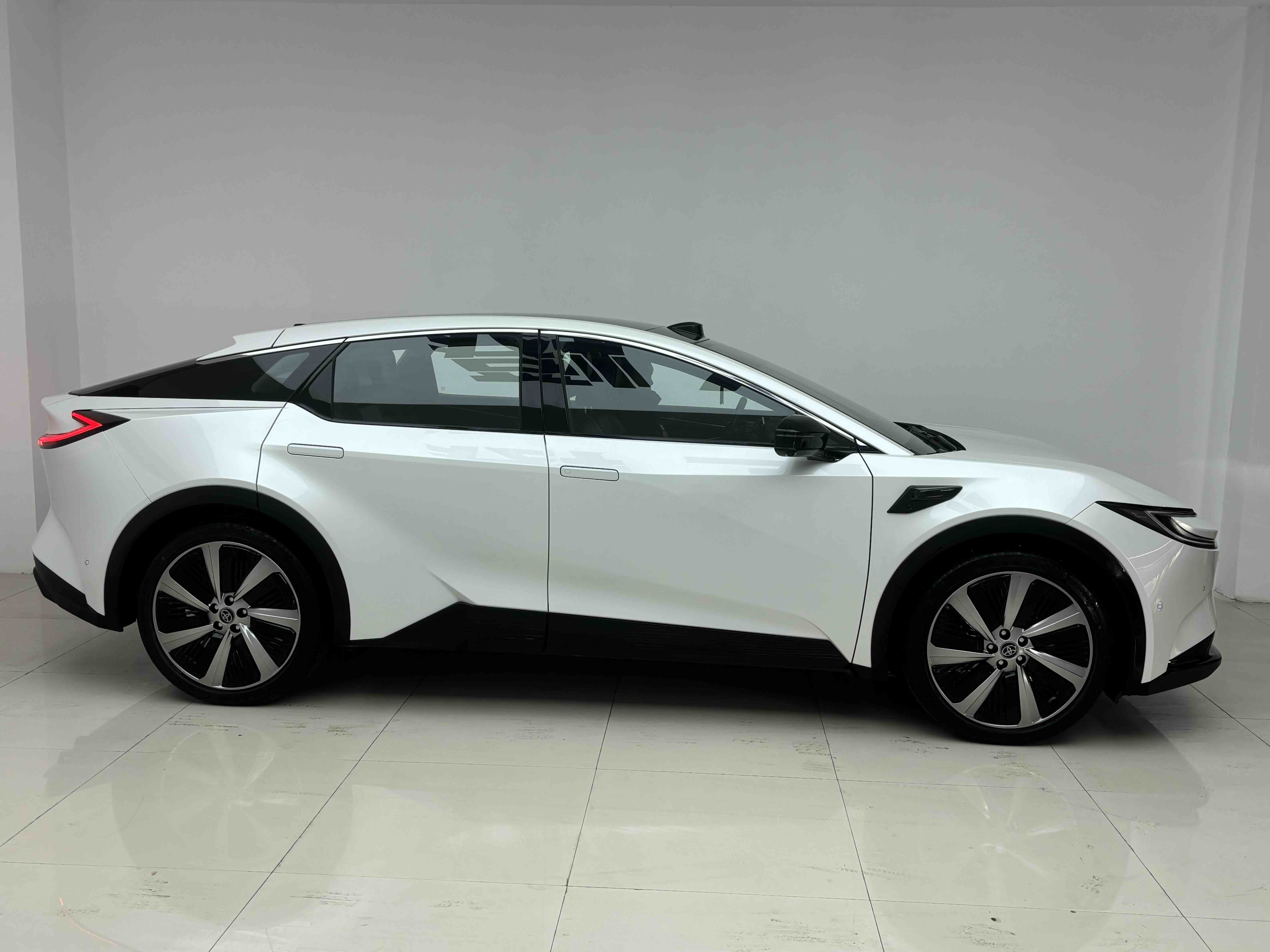 Toyota bZ5 2025 car image #4