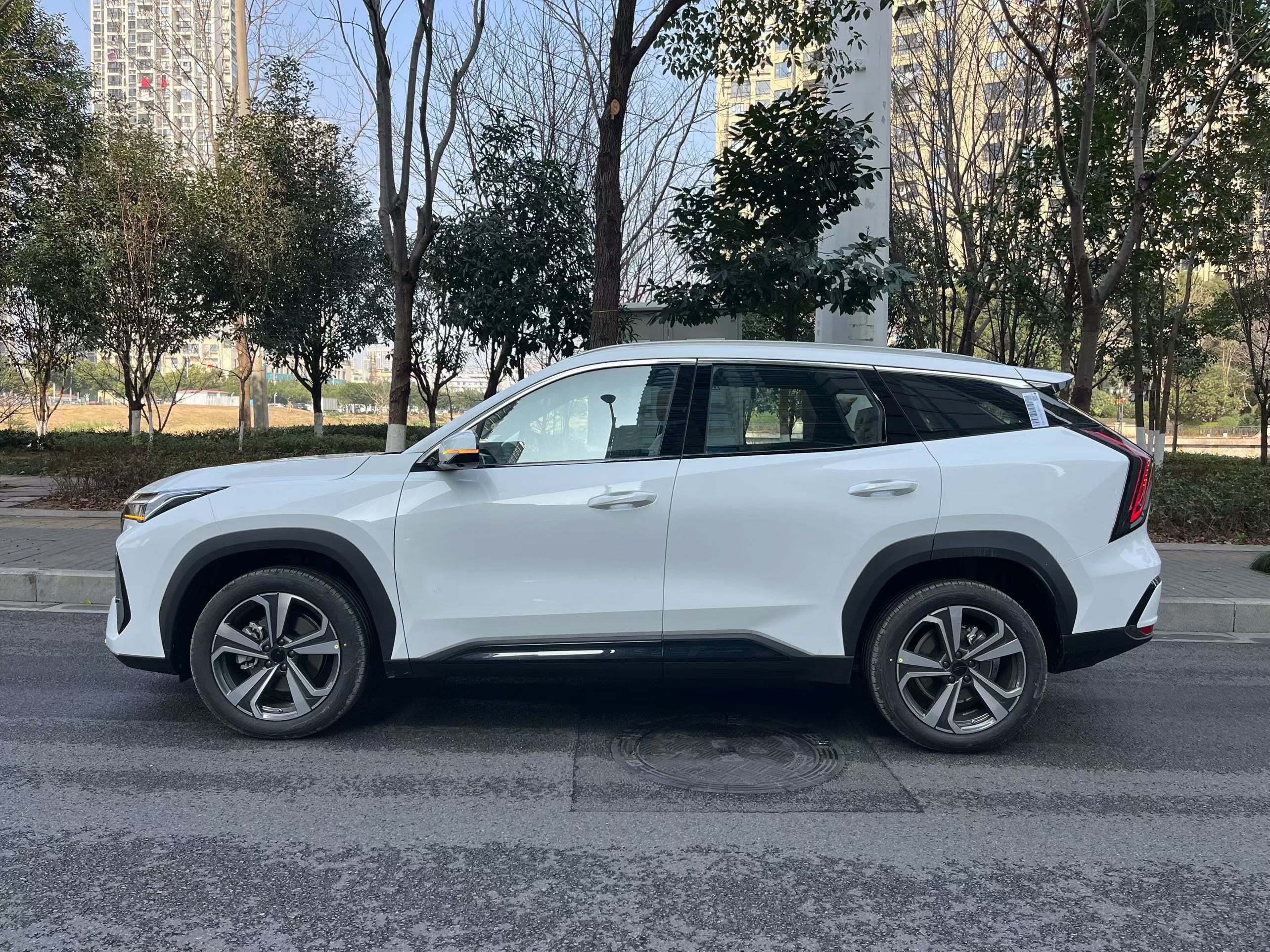 GEELY Boyue L 2026 car image #4