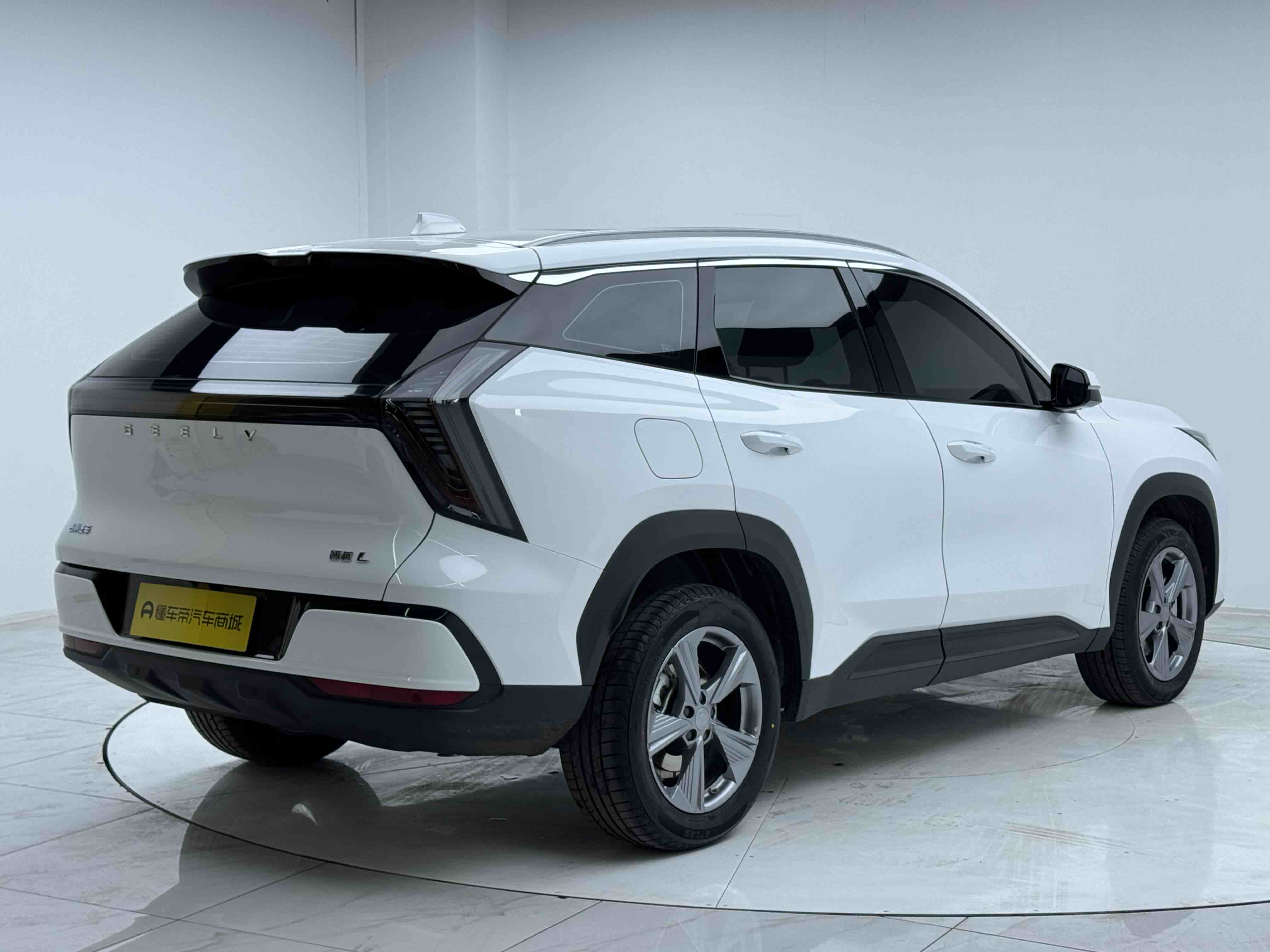 GEELY Boyue L 2025 car image #4