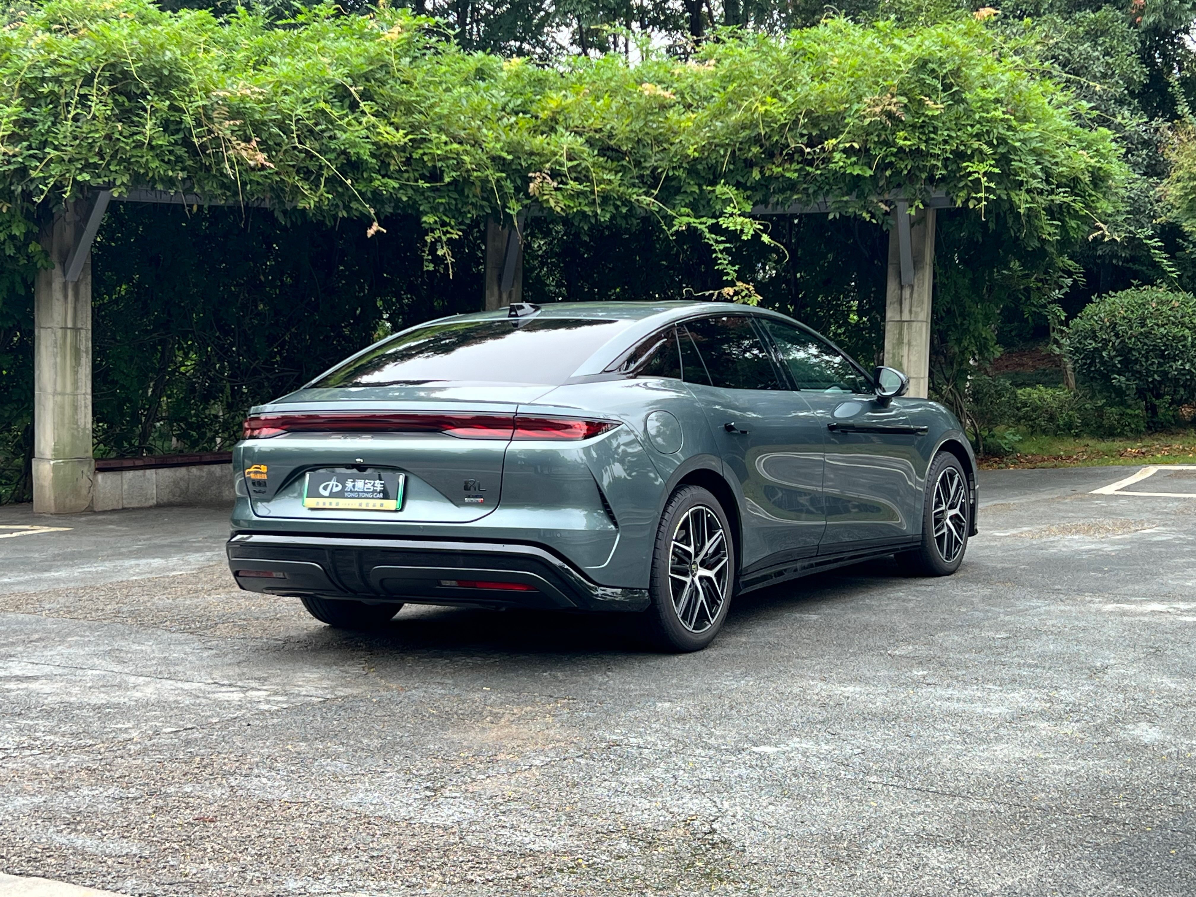 BYD HanL 2025 immagine di auto #4