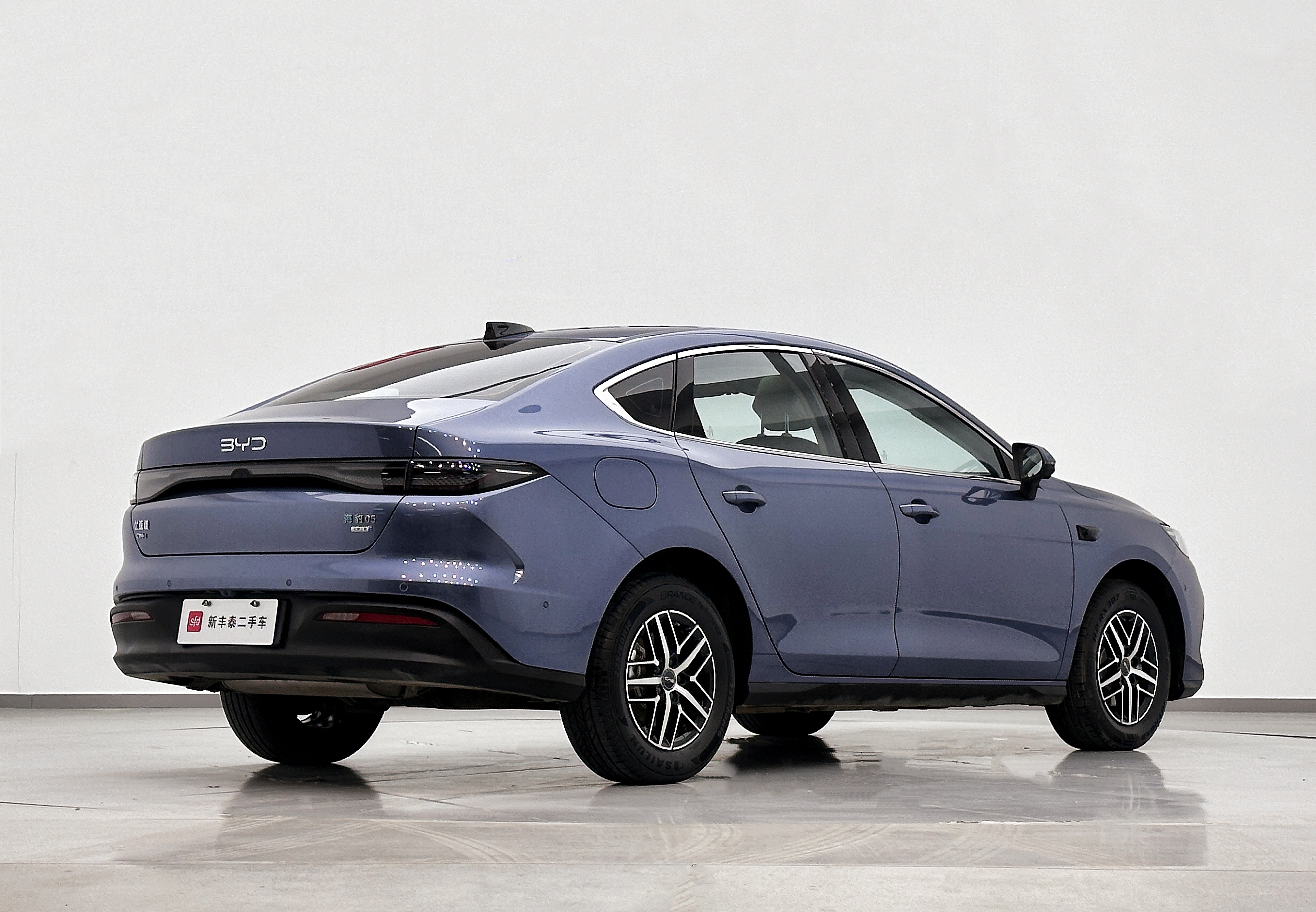 BYD Seal 05 DM-i 2025 car image #4