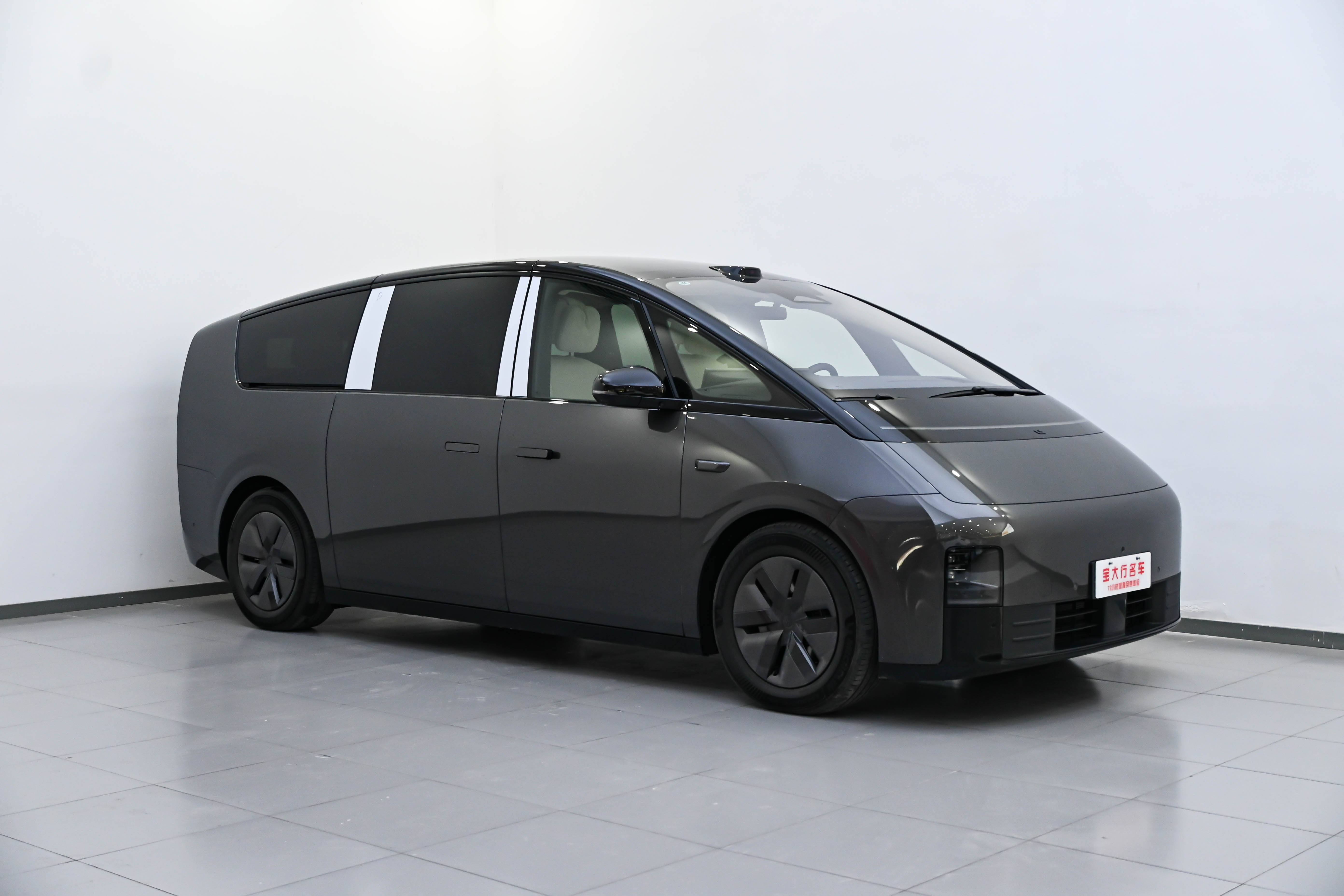 理想汽车 理想MEGA 2025 汽车图片 #4