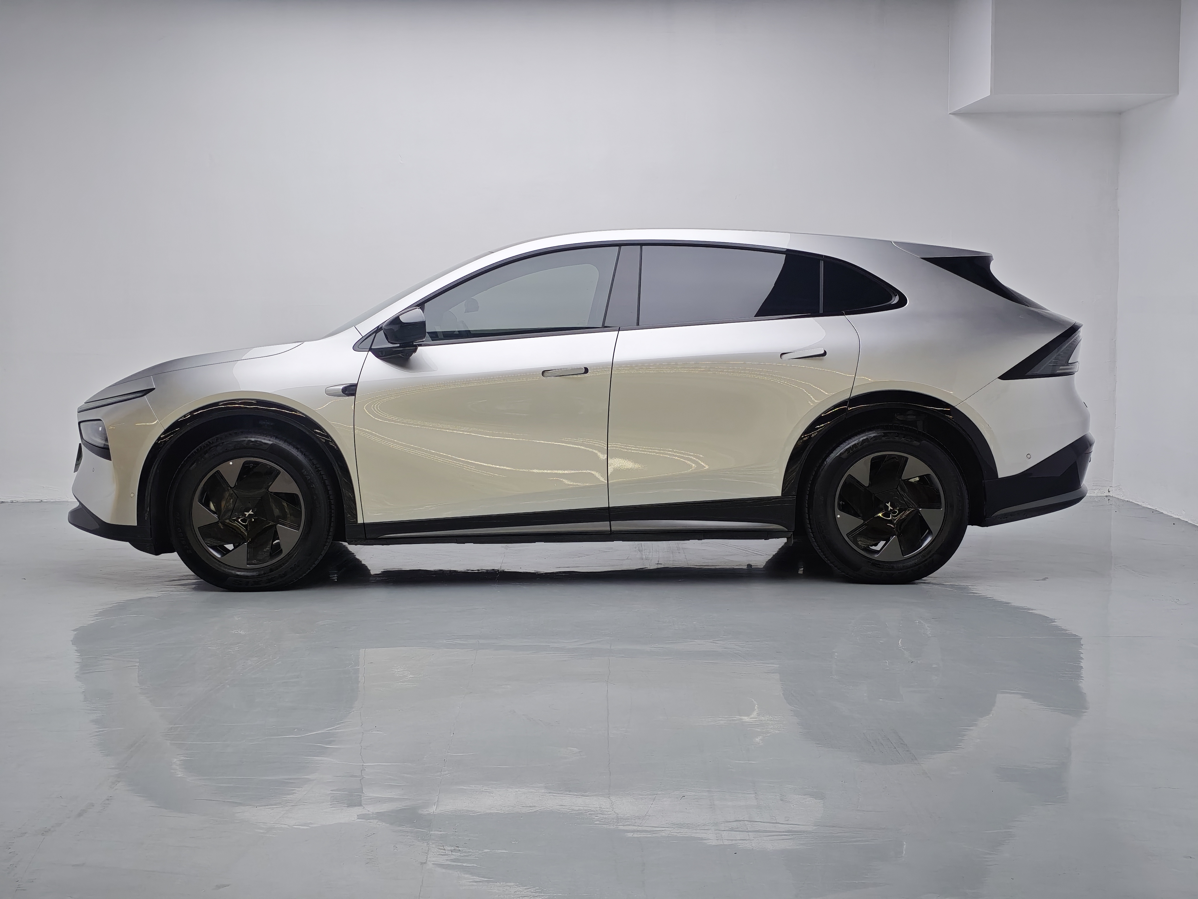 Xpeng G7 2025 #4 Xpeng G7 2025 car image #4