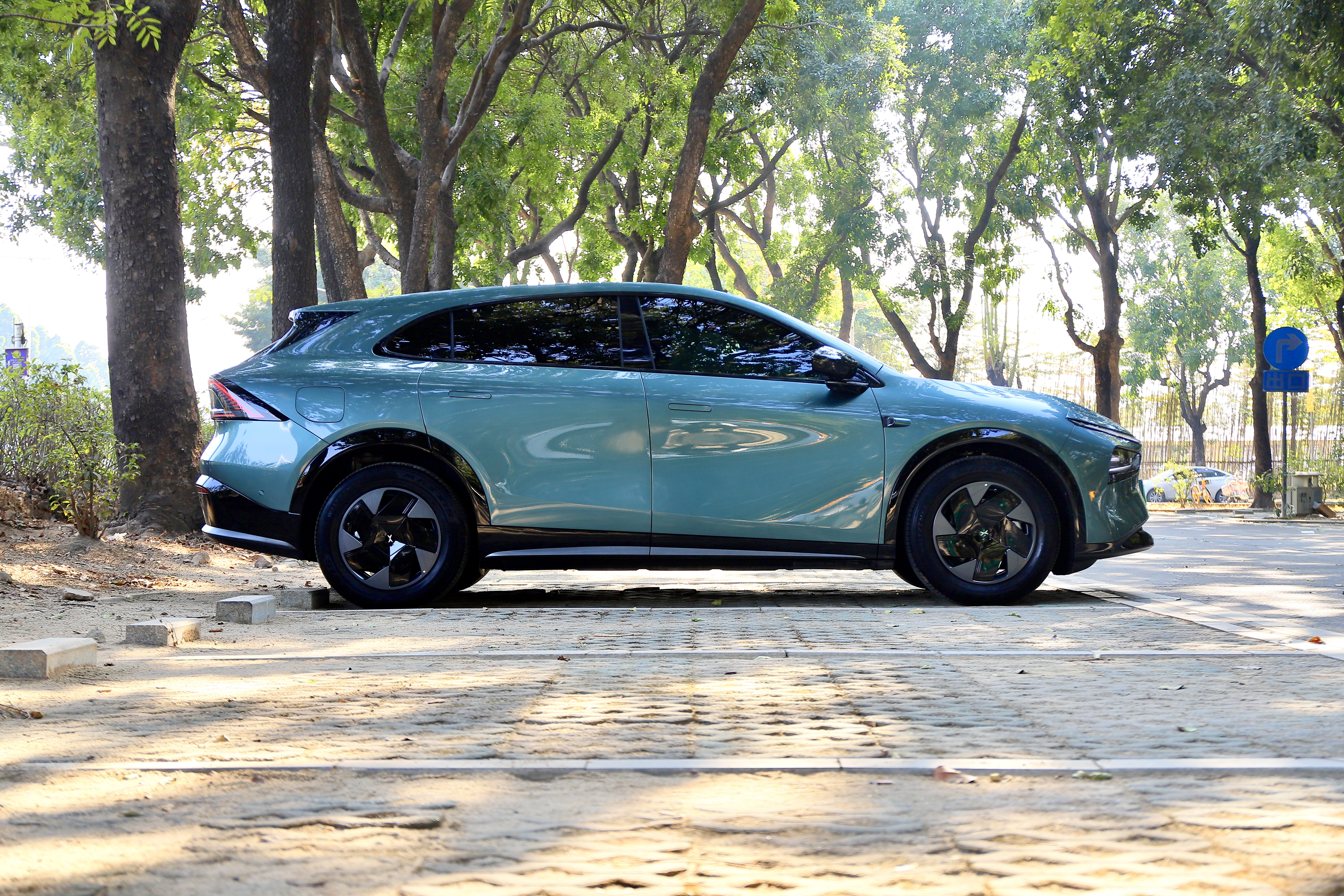 Xpeng G7 2025 #4 Xpeng G7 2025 car image #4