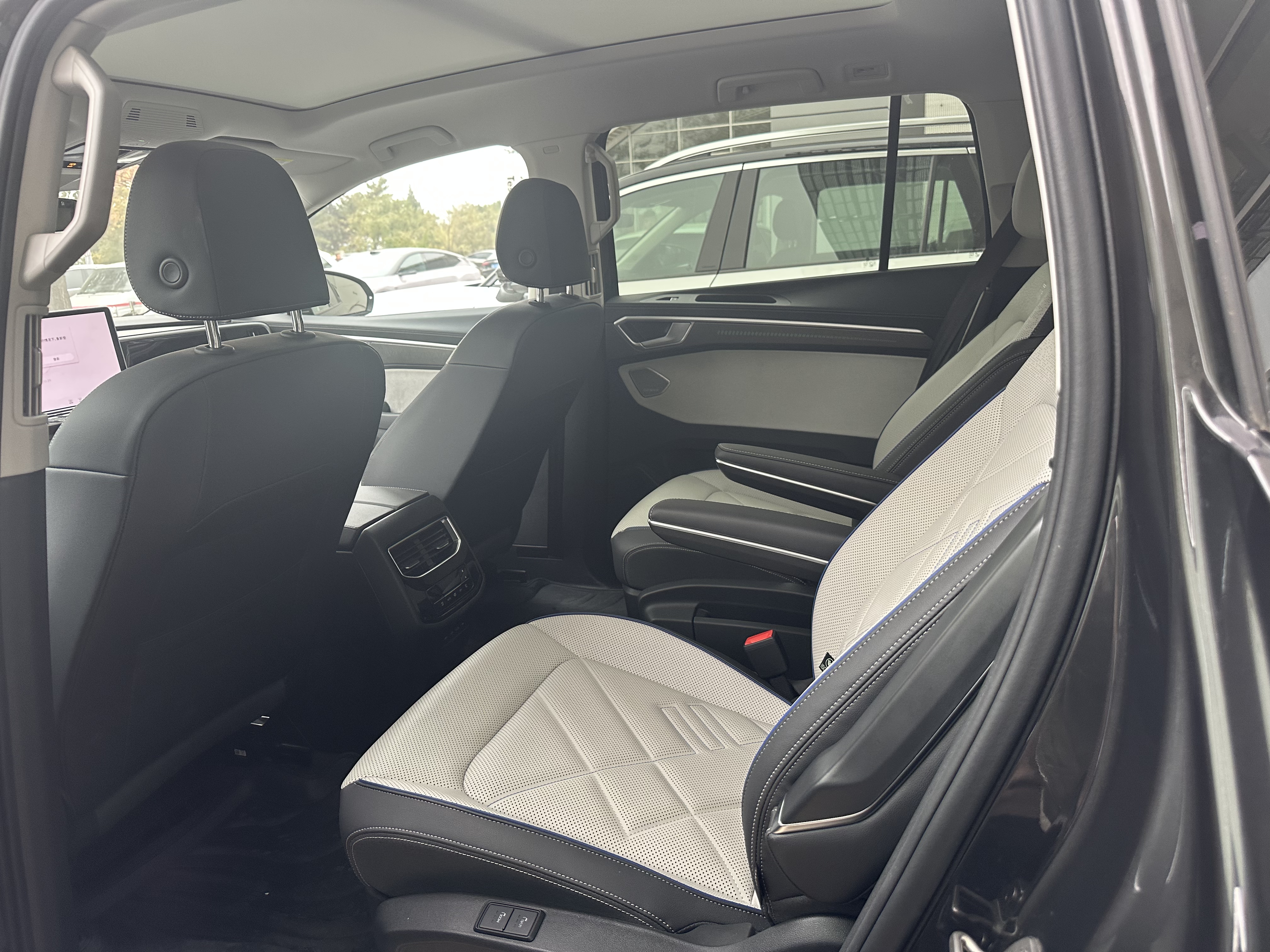 Volkswagen Talagon 2025 #4 Volkswagen Talagon 2025 immagine di auto #4