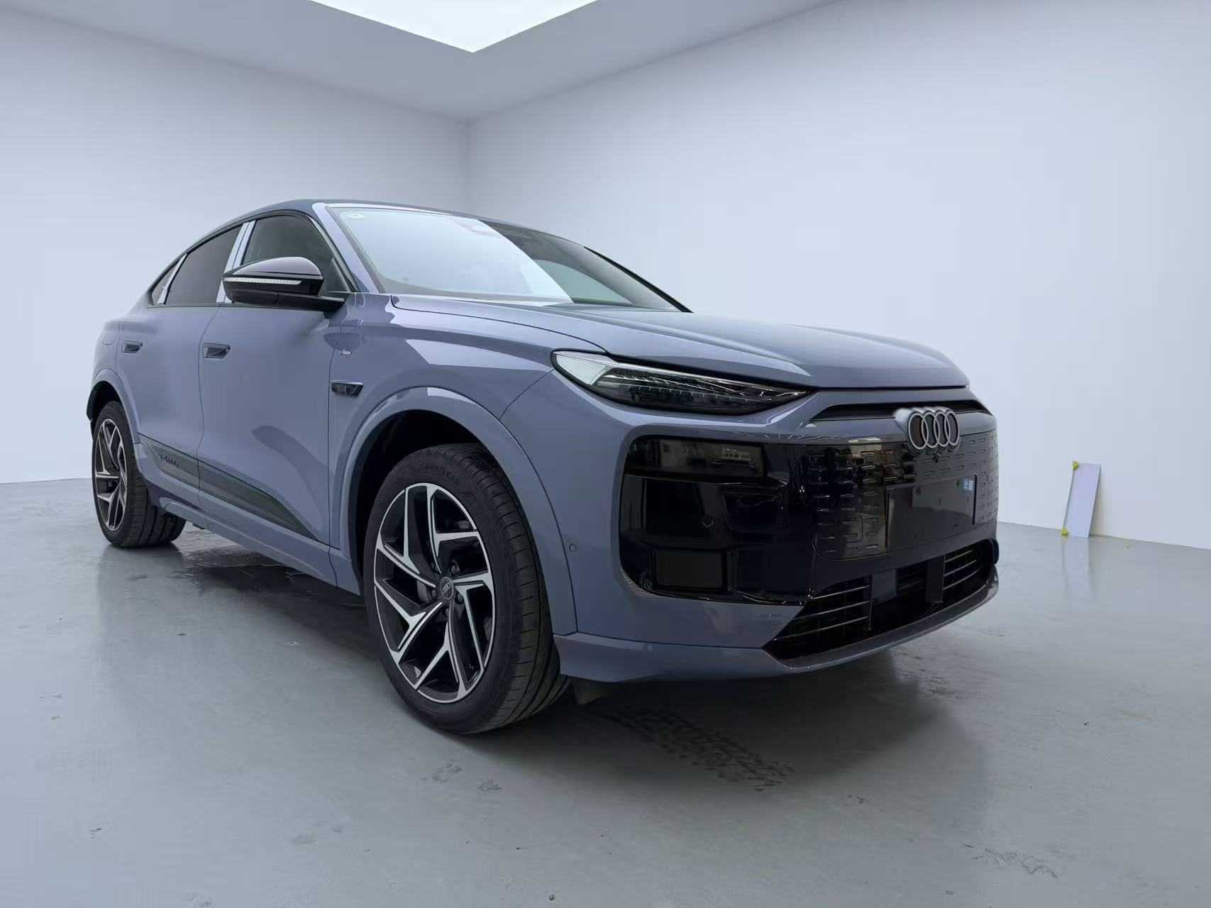 Audi Q6L Sportback e-tron 2025 car image #4