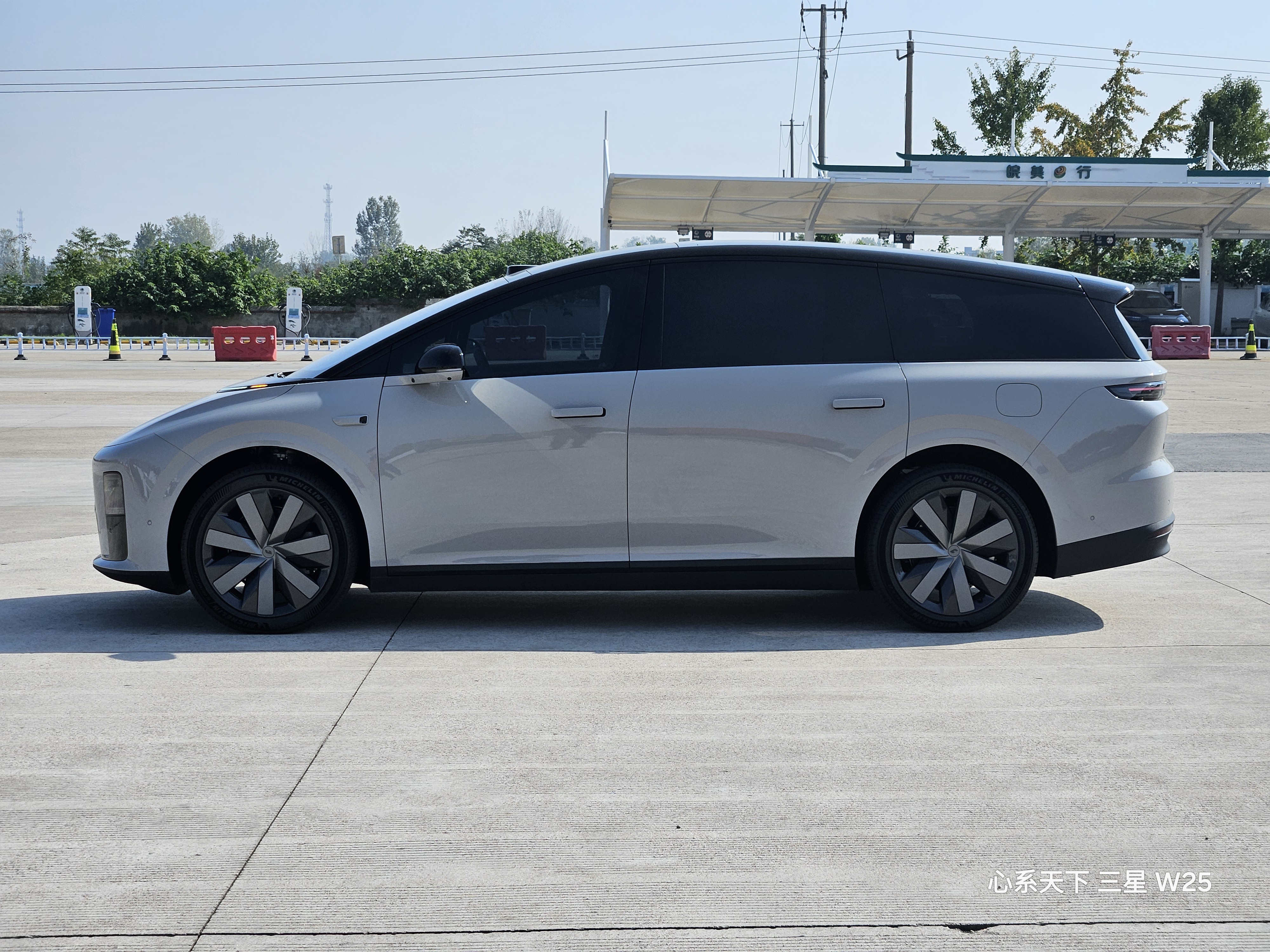 Li i8 2025 изображение автомобиля #4