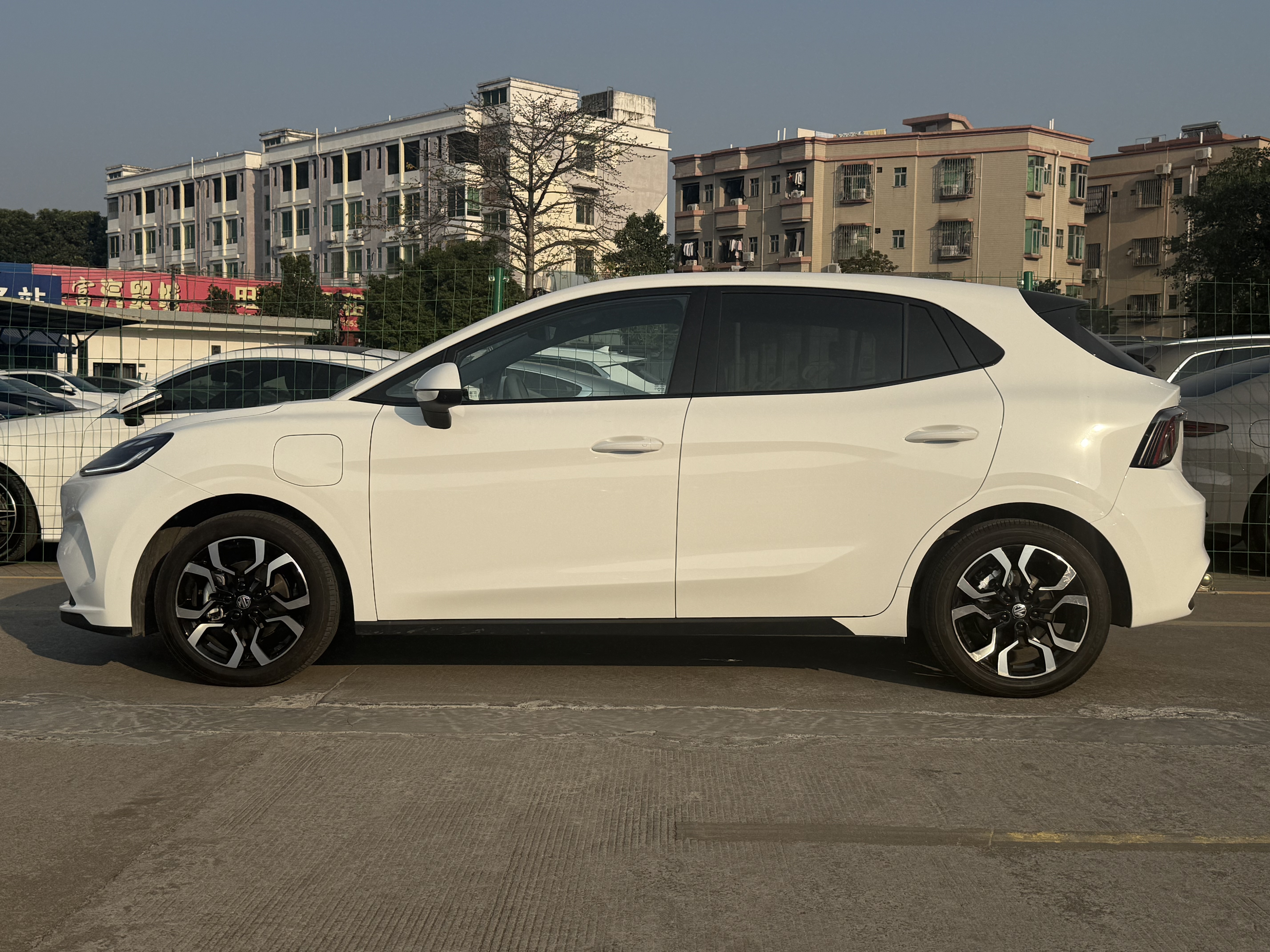 MG 2025 car image #4